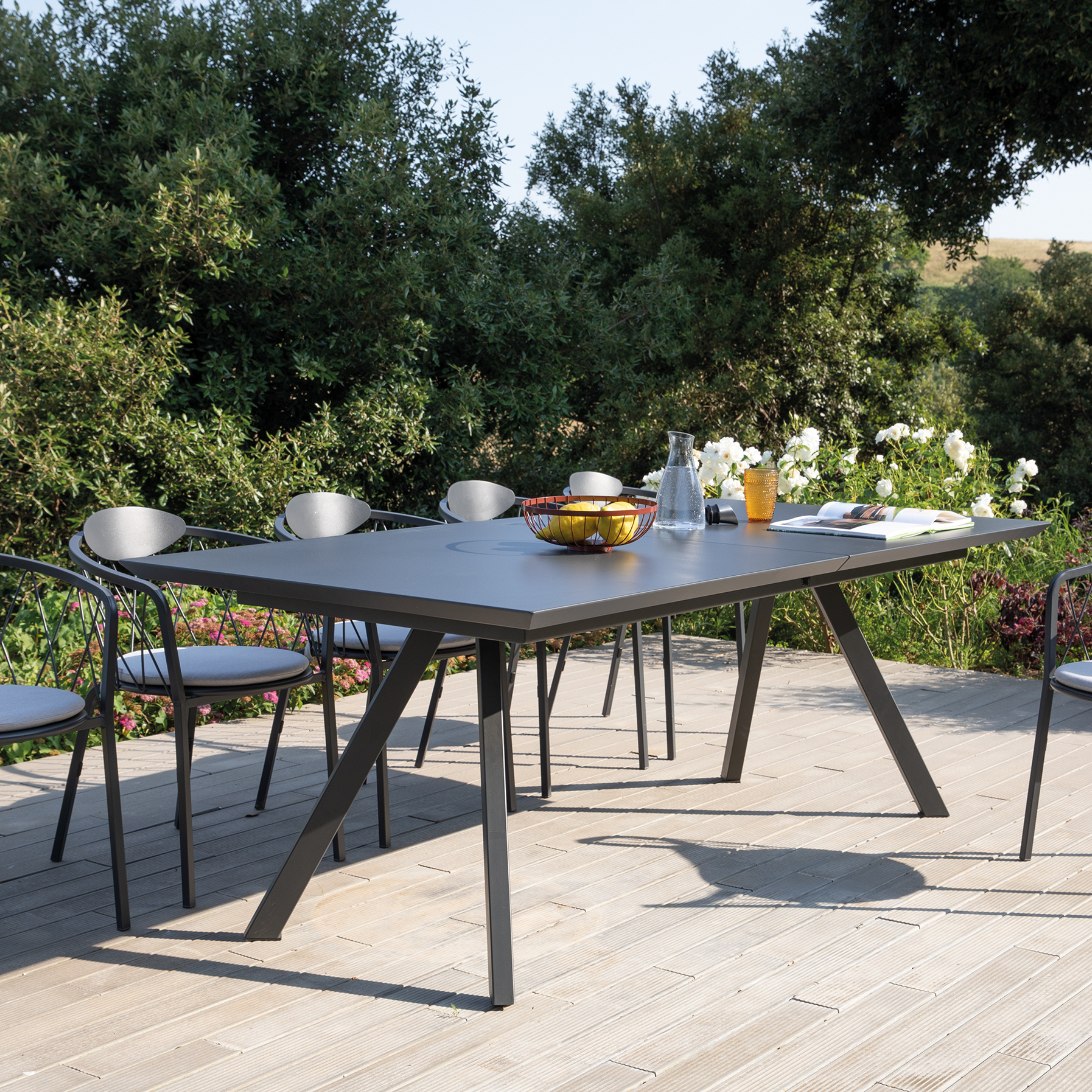 "Daisy8" fixed painted metal table for modern garden, 185x90 cm, 75h