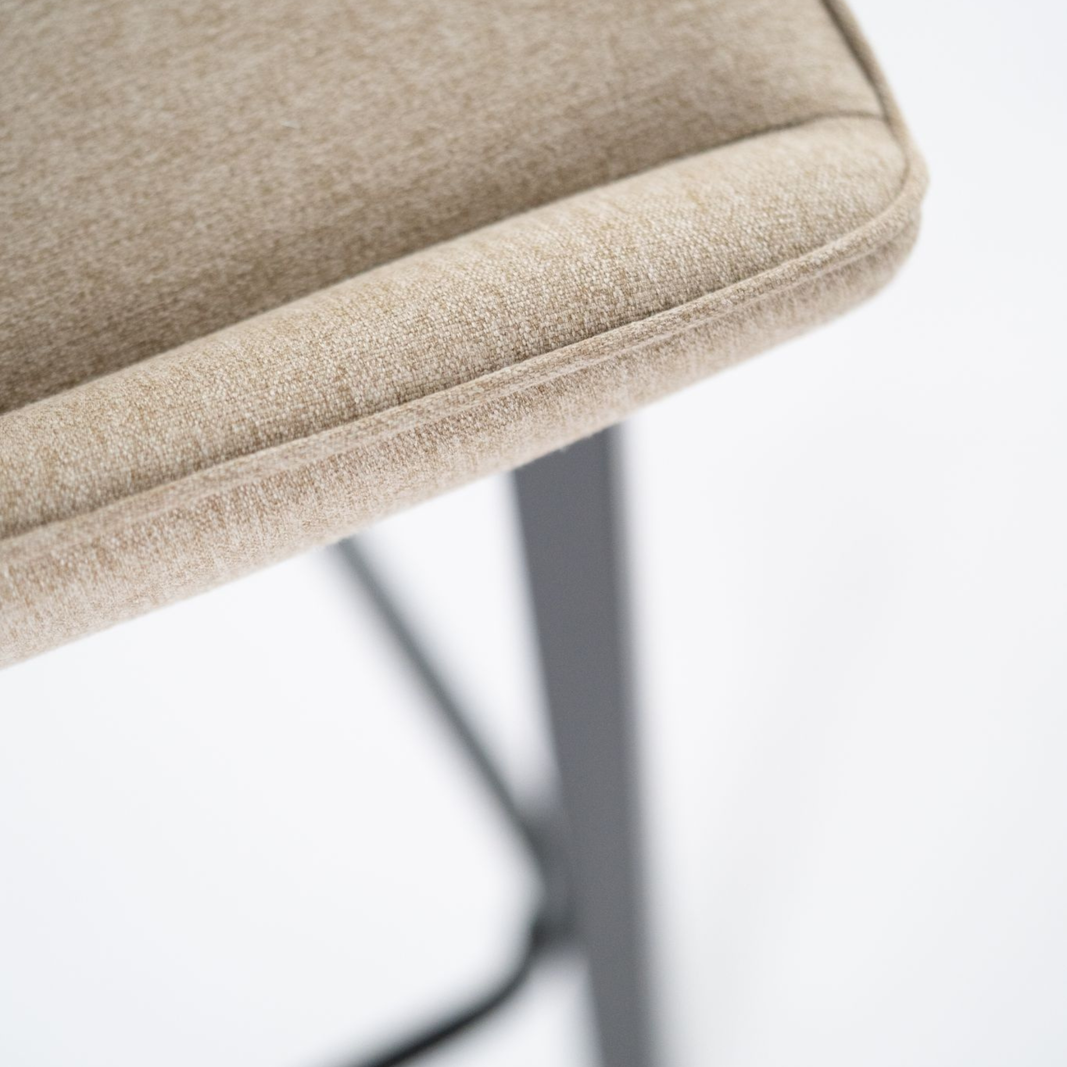 Set of "Fox" high stools in padded fabric with footrest cm 44x50 94h