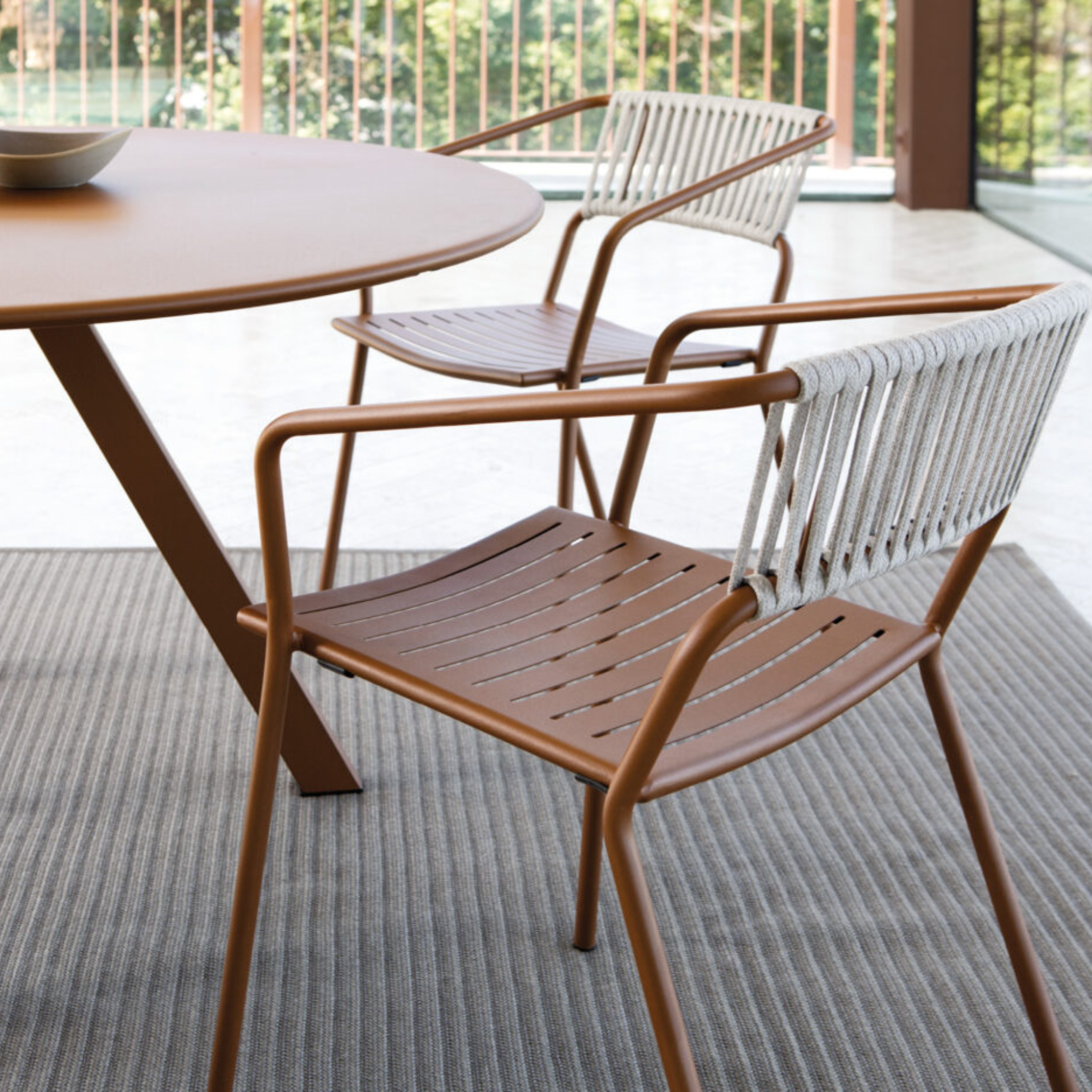 Set of "Slot" metal chairs with "Slot" rope backrest, stackable, 54x55 cm, 79h