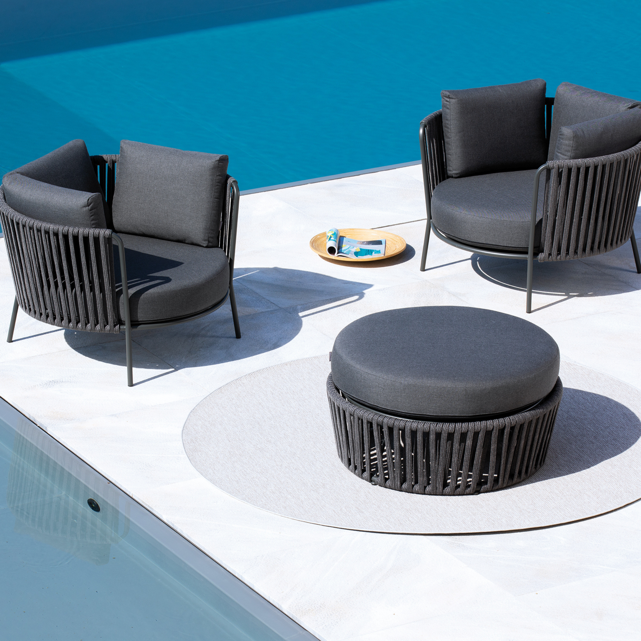 "Daisy Rope" maxi low armchair in rope and stainless steel, garden lounge chair, 104x104 cm, 71 cm high