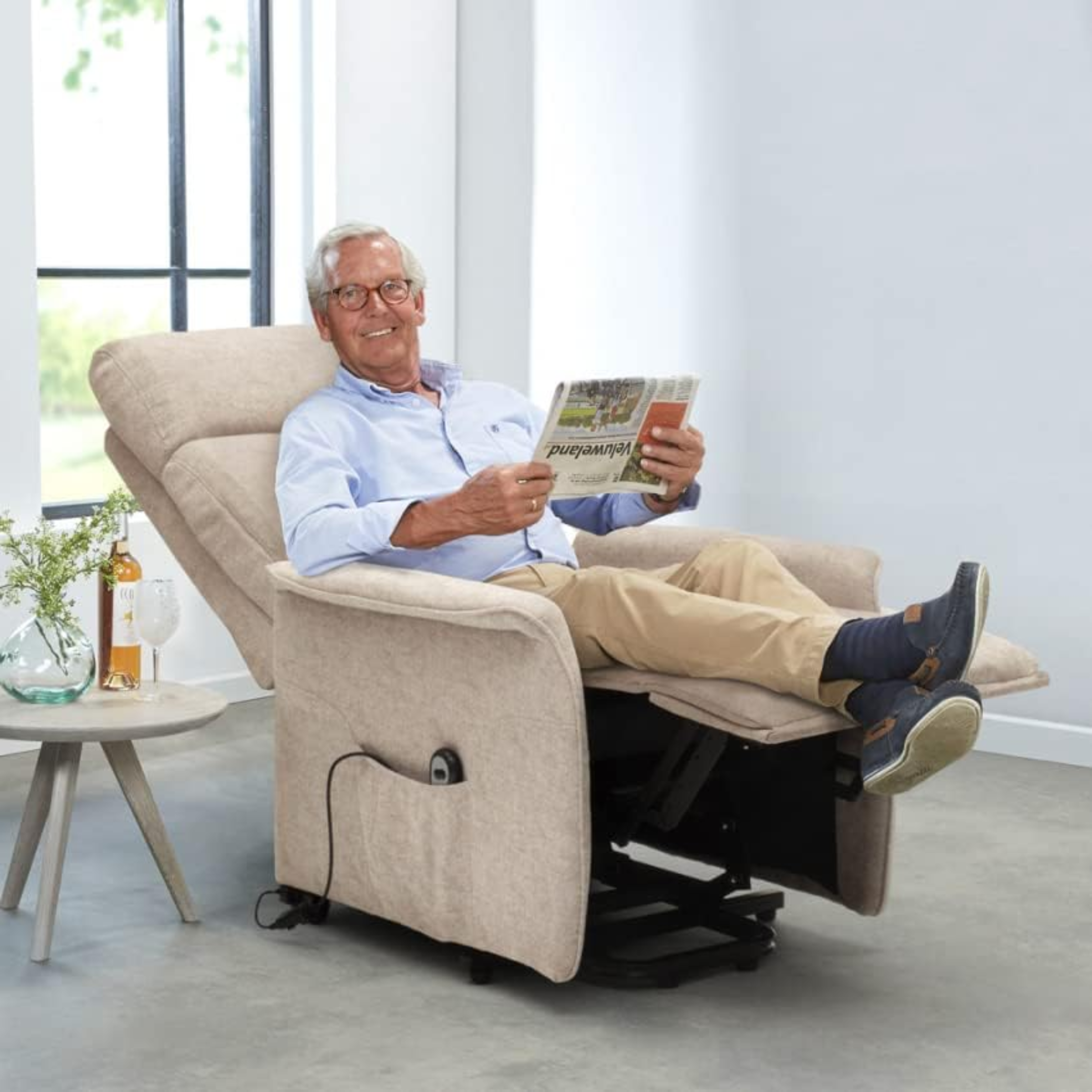"Soft" 2-motor recliner in enjoy fabric, 82x90 cm, 108 cm high.