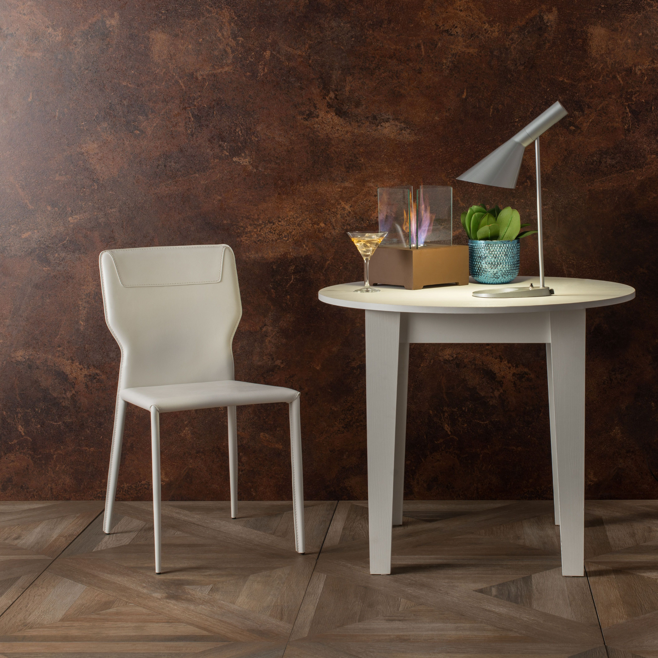 Set of modern "Quito" faux leather chairs with metal legs, 44x56 cm, 86.5 cm high.