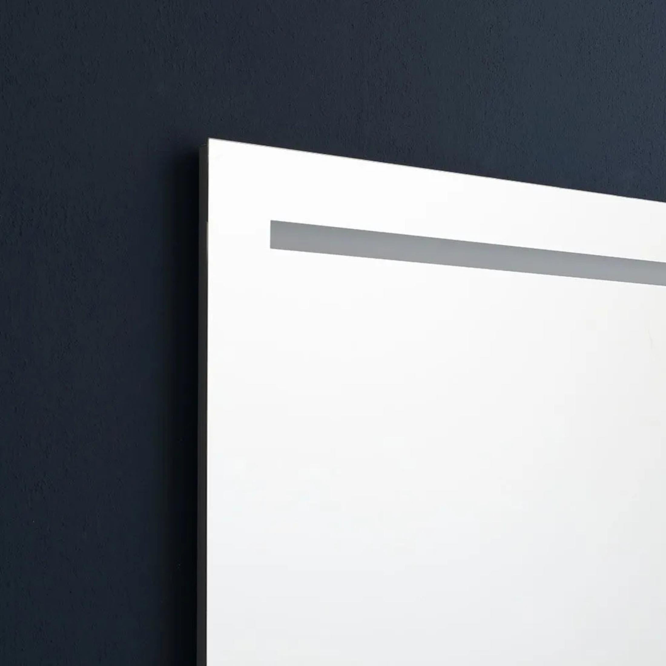 Rectangular mirror with "Valderico" LED strip and aluminum-like profiles