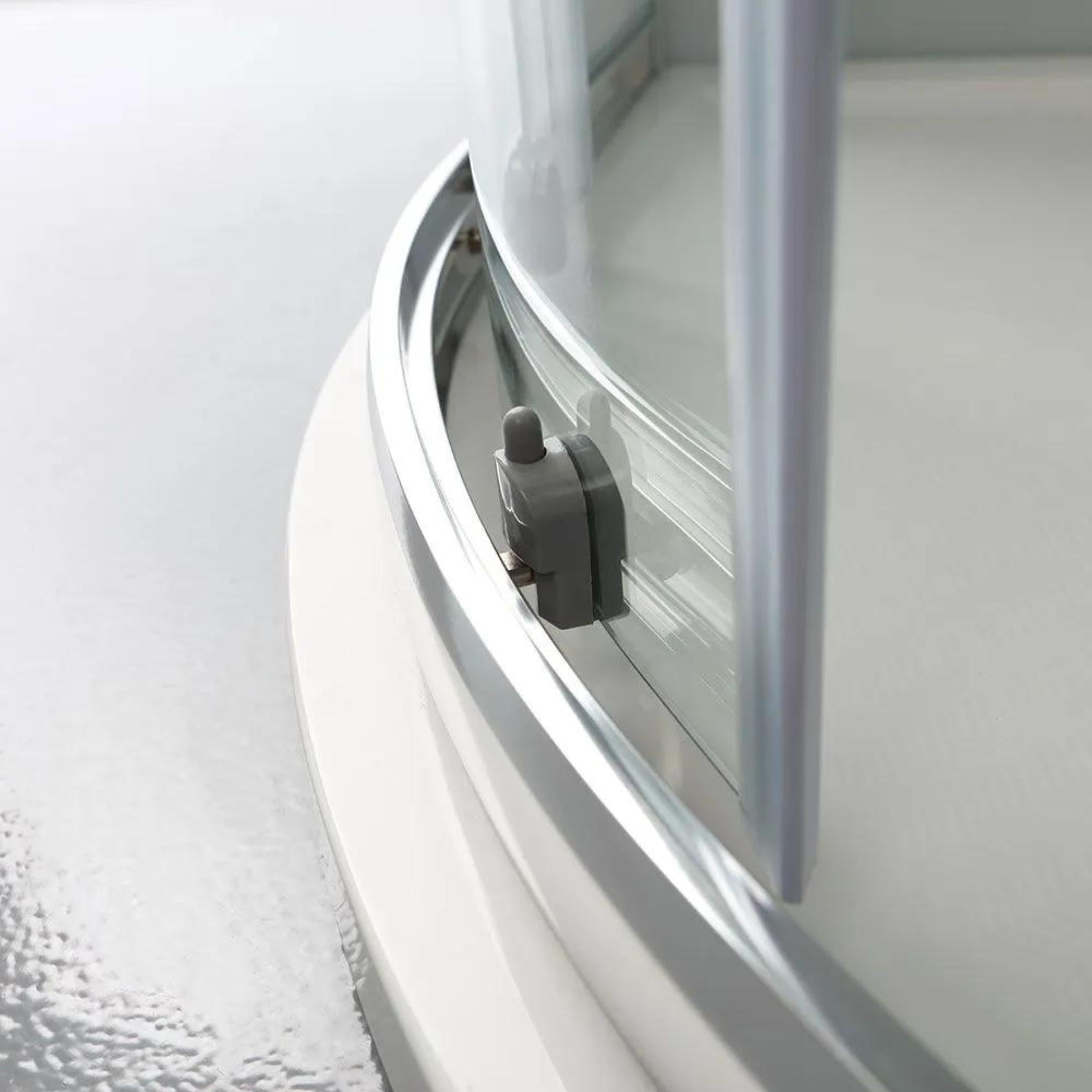 Semicircular "Genova" shower enclosure with two sliding doors in tempered glass, 185 cm high.