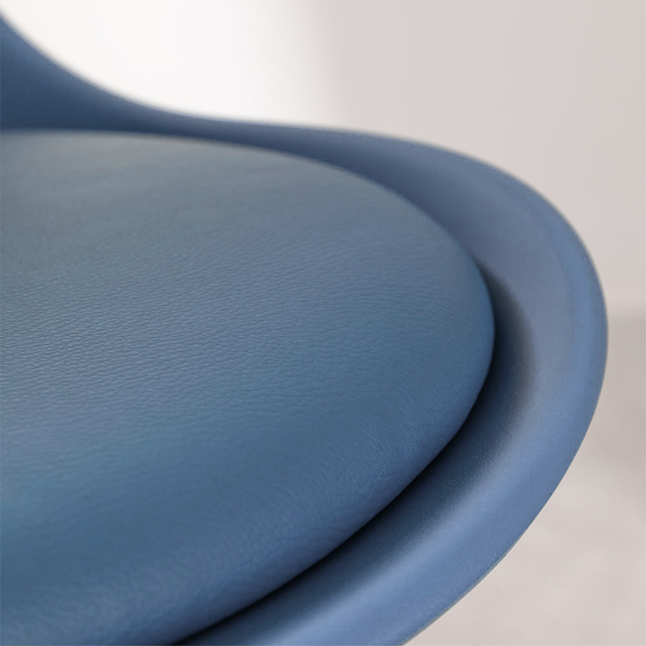 Set of padded chairs in imitation leather "Stilezze" armchairs with wooden legs cm 52x48.5 82h