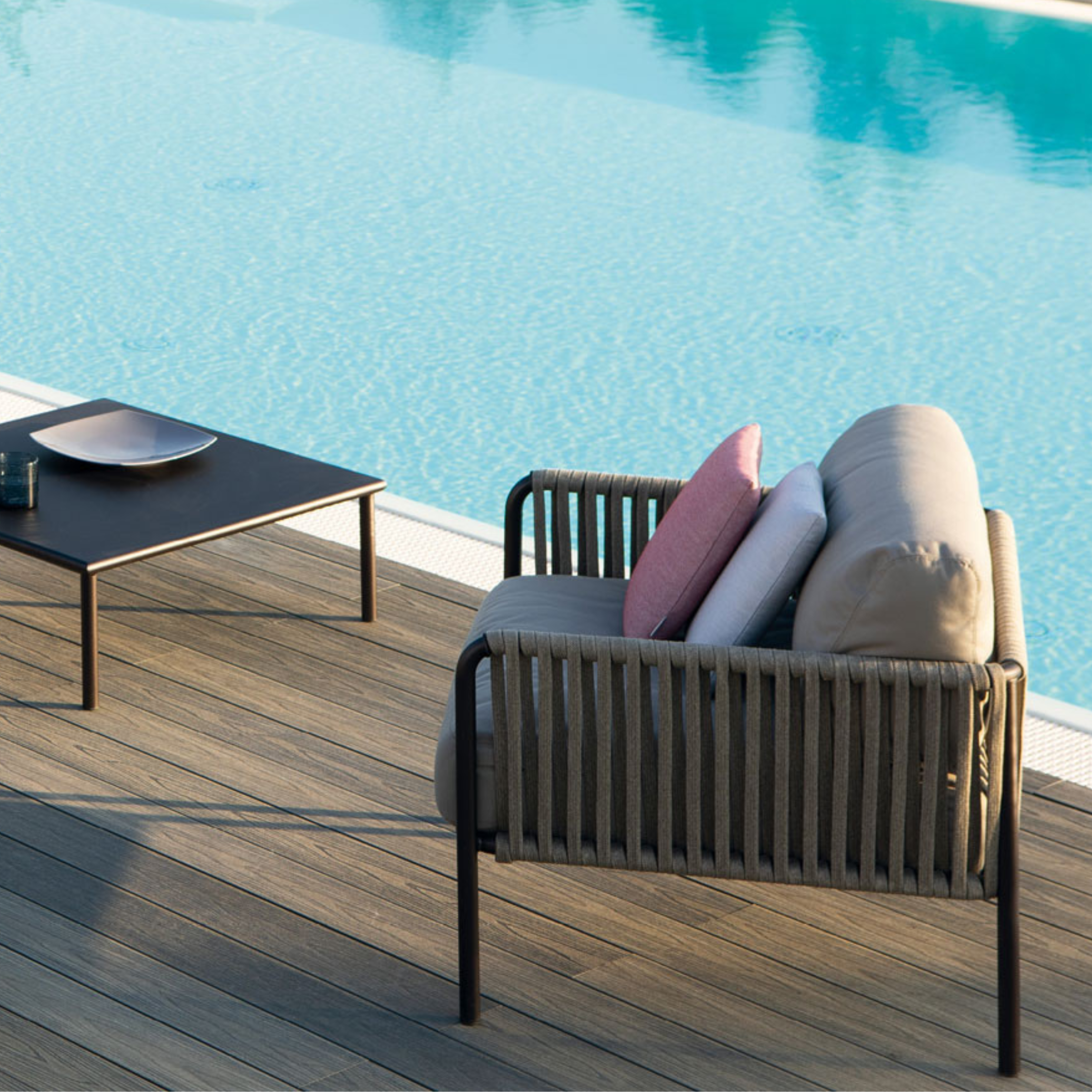 "Key West" low-back lounge chair in rope with cushion 80x80 cm 64h