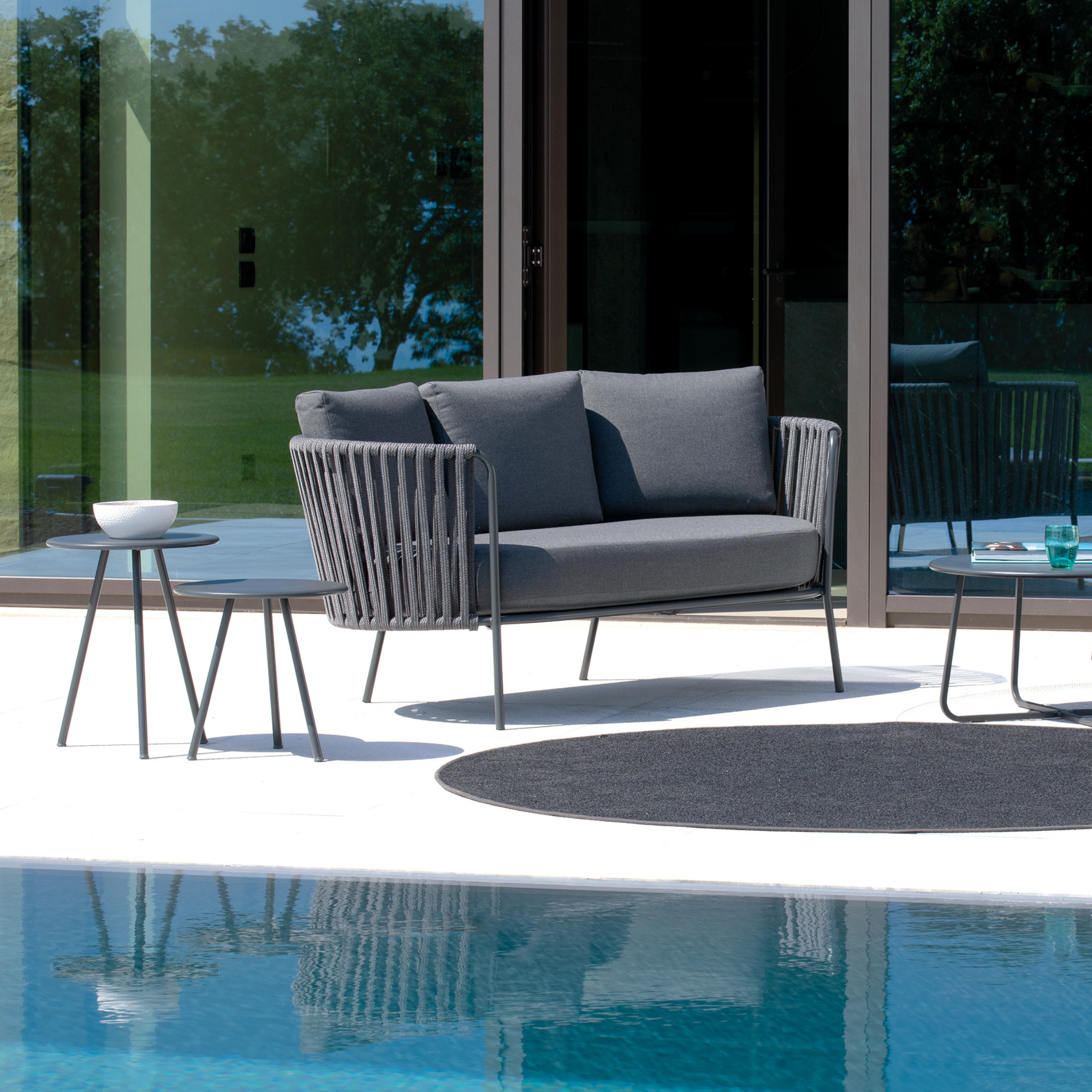 "Daisy Rope" 2-seater sofa in rope and steel, garden lounge sofa, 160x73 cm, 71h