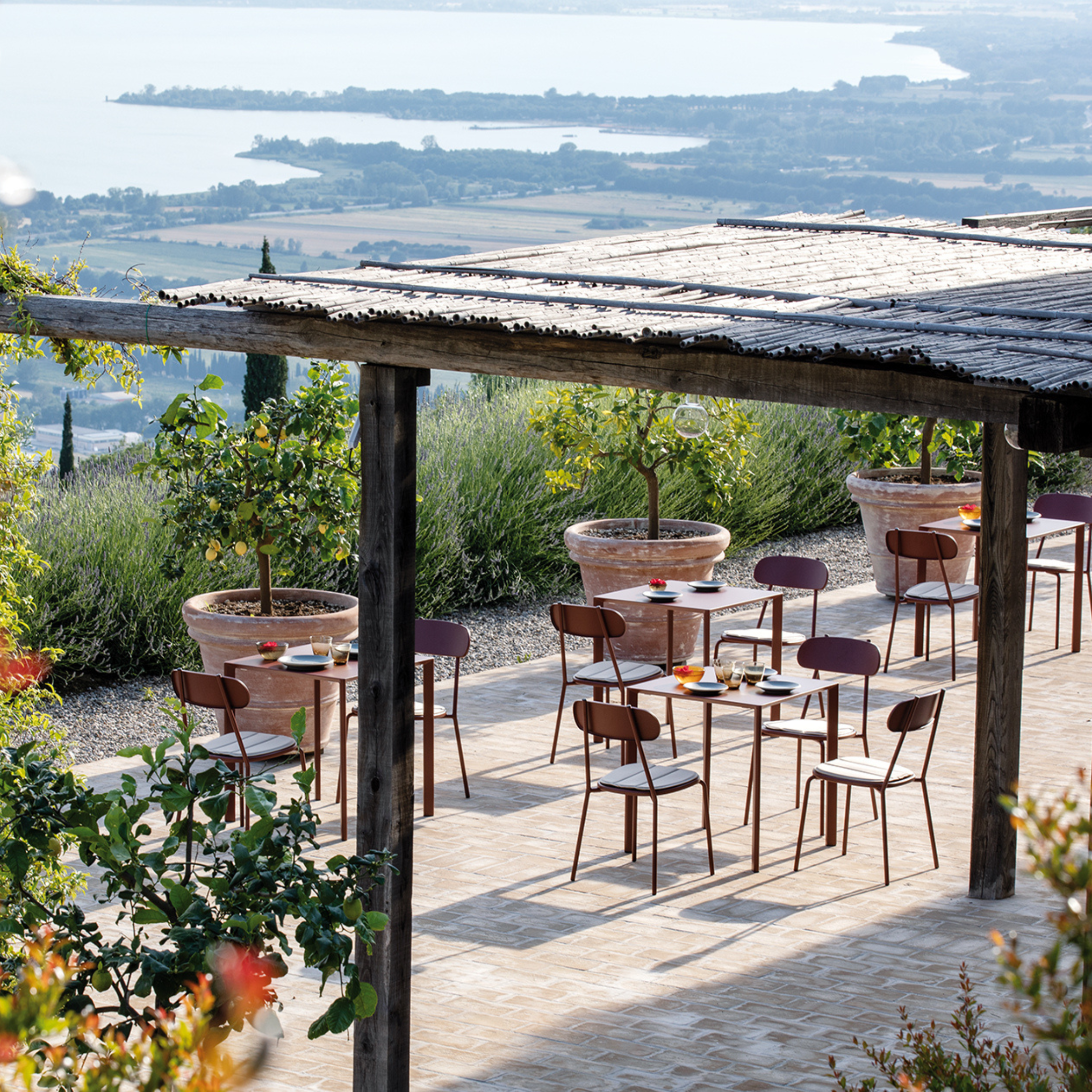 Set of "Fox" stackable painted metal garden chairs, 53x53 cm, 84h