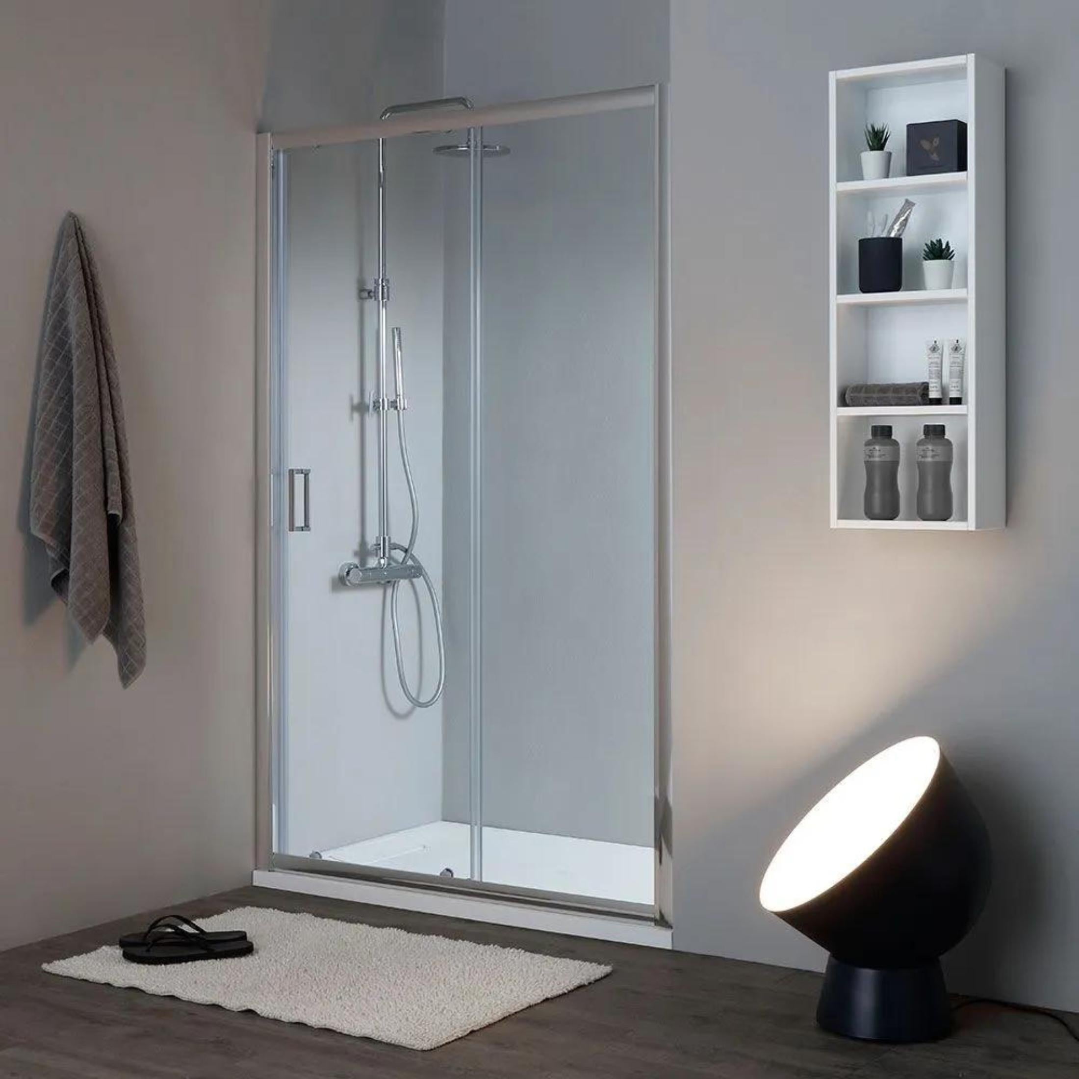 Niche shower with "Genova" sliding door in transparent tempered glass, 185 cm high
