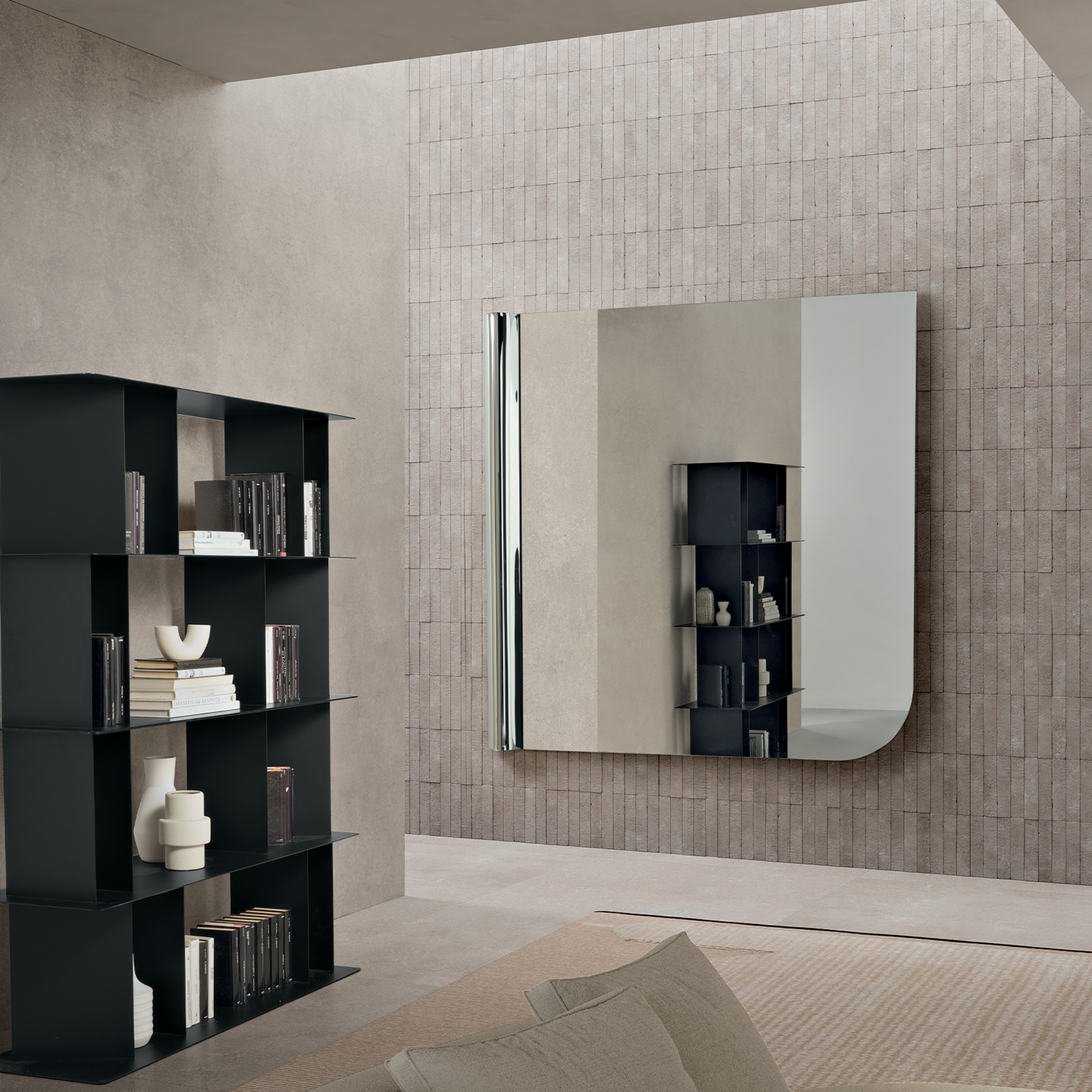 Specchio decorativo "Sinuo" in vetro fuso con onda versatile