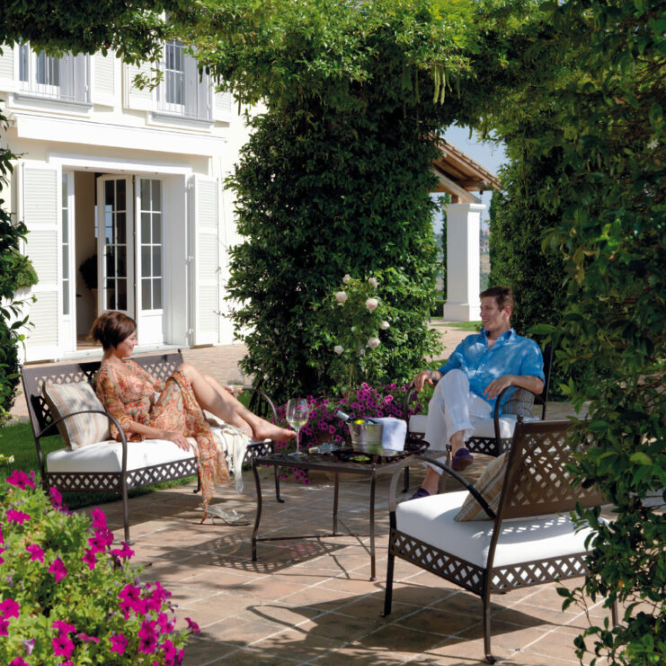 "Springtime" metal outdoor sofa lounge bench 124x75 cm 83h