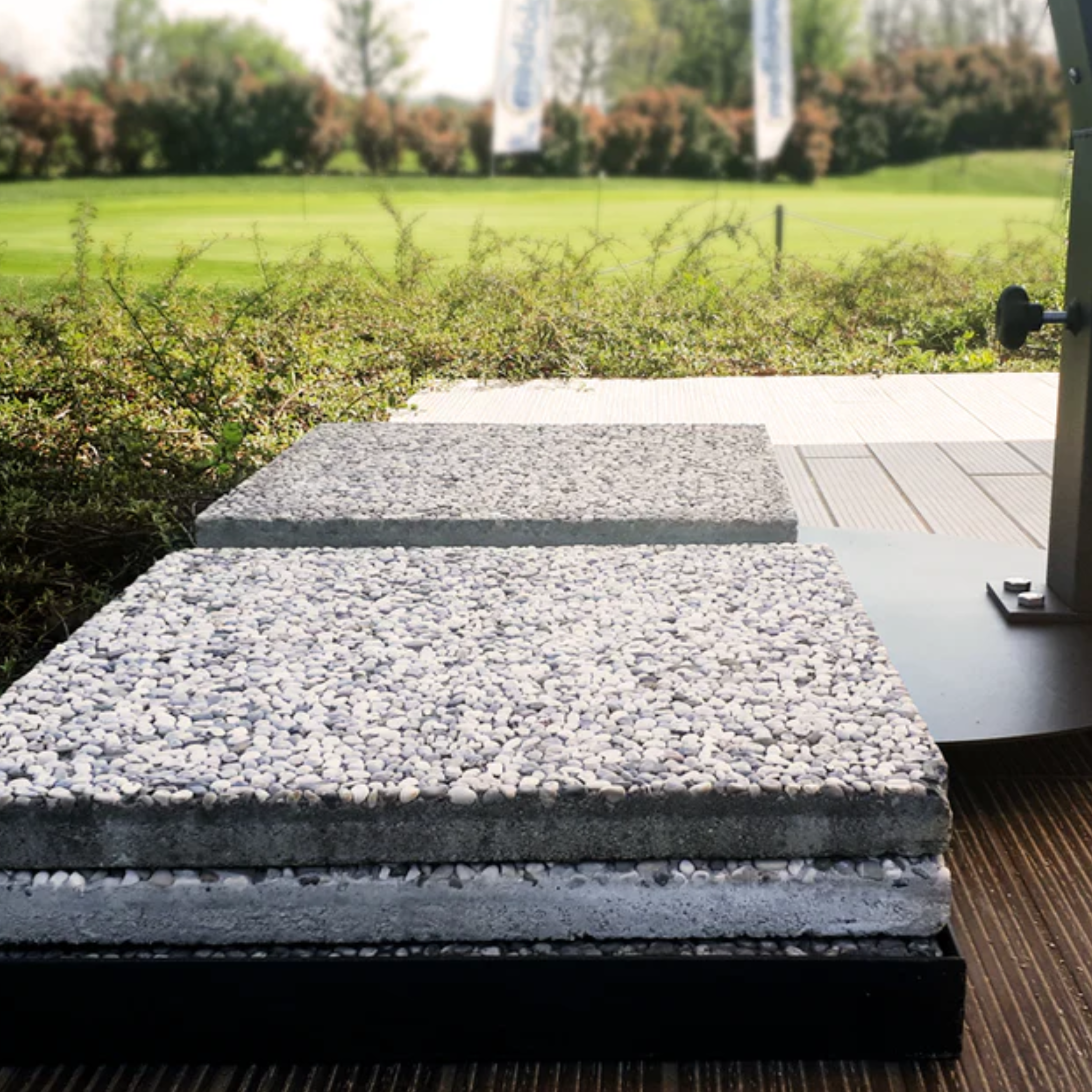 Square base for side umbrellas in gravel concrete