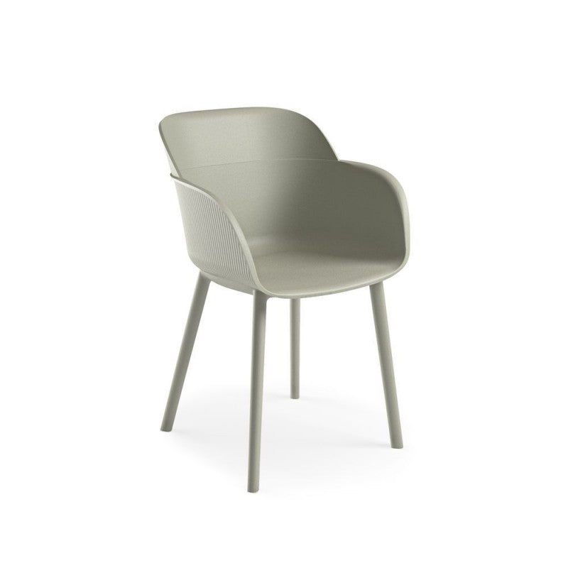 "Shell-P" dining chair set in polypropylene and fiberglass with armrests, 49x49 cm, 80 cm high.