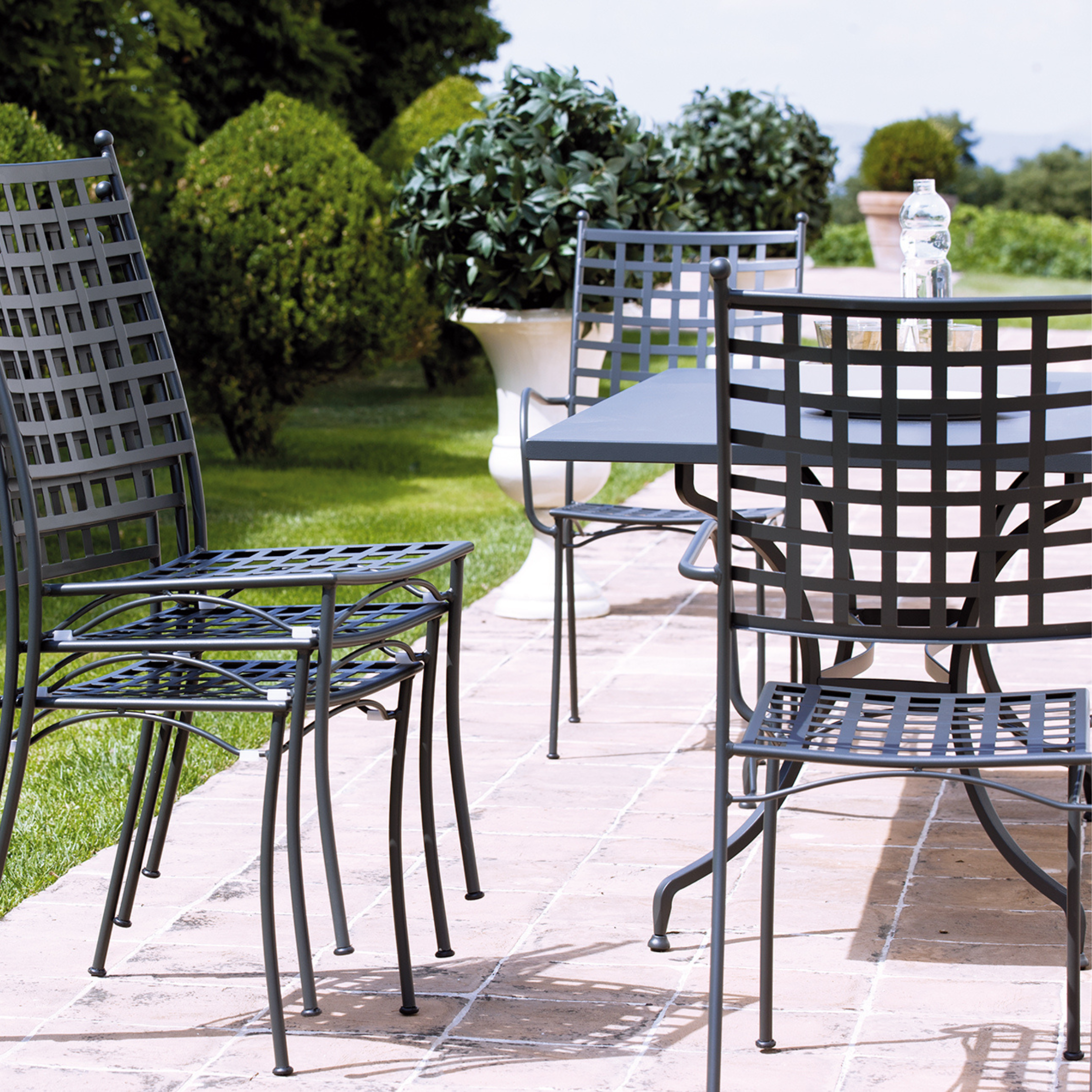 Set of "Tosca" stackable painted metal garden chairs, 55x55 cm, 98 cm high