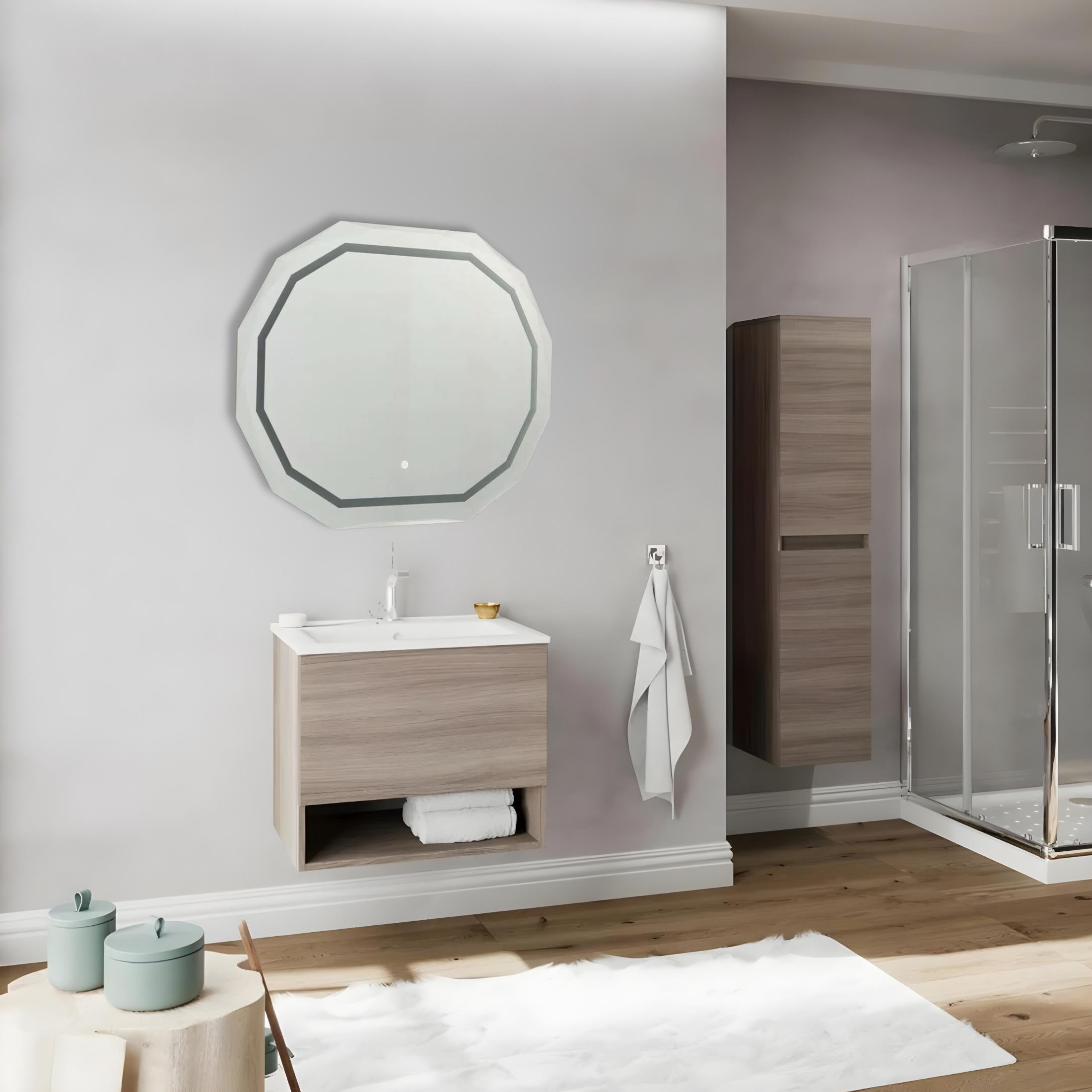 "Horizonte" LED mirror with faceted and illuminated edge