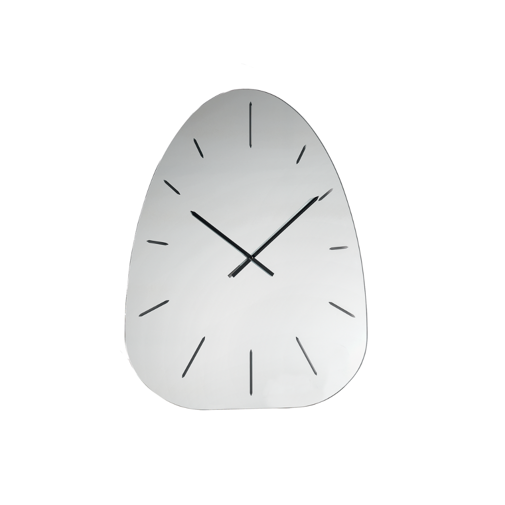 "Reflexa" wall clock in mirrored glass with laser-engraved numbers, 80x100 cm.