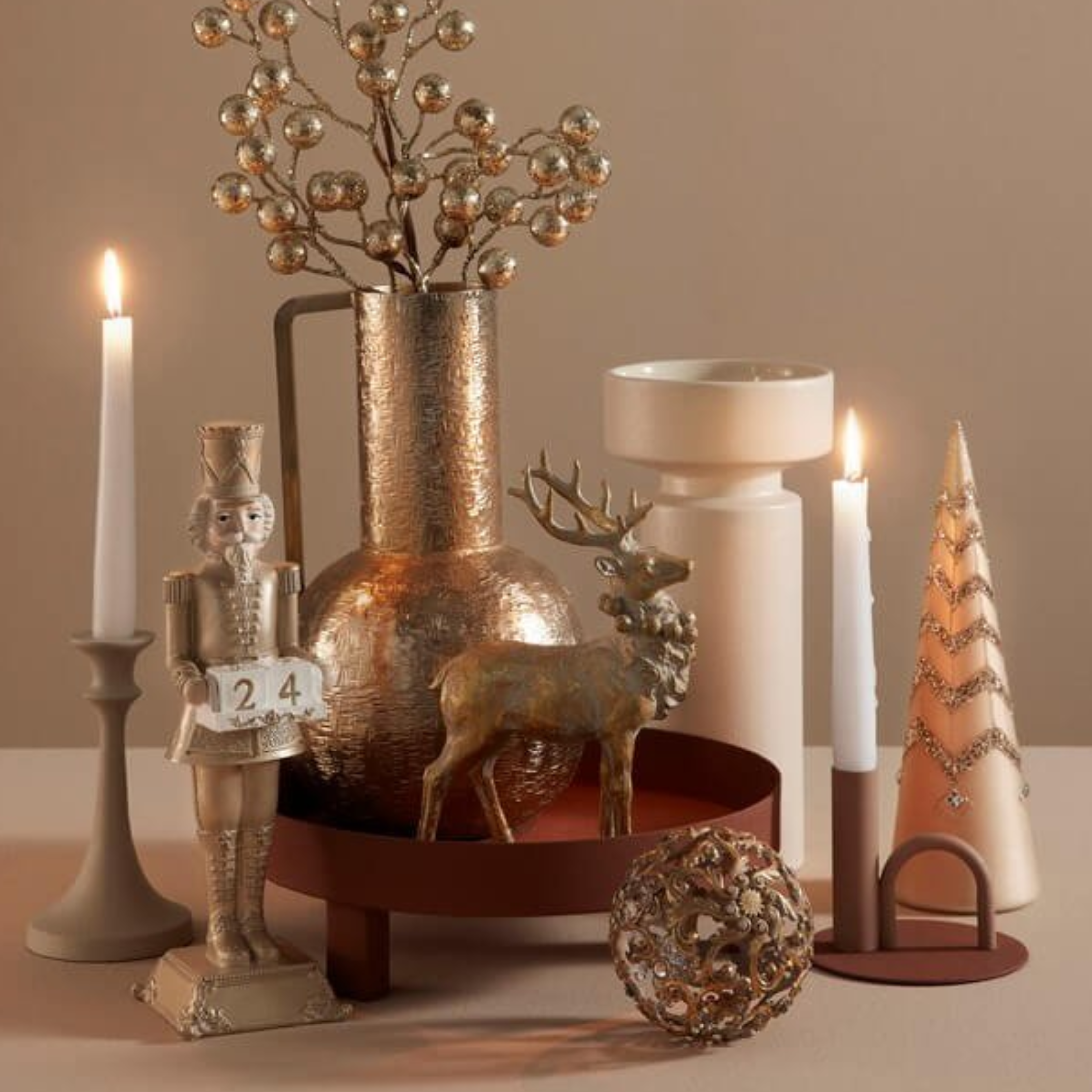 Decorative soldier "Edwyn" in polyresin, classic and refined Christmas decoration, Champagne color, 13.5x13.5x31.5h cm