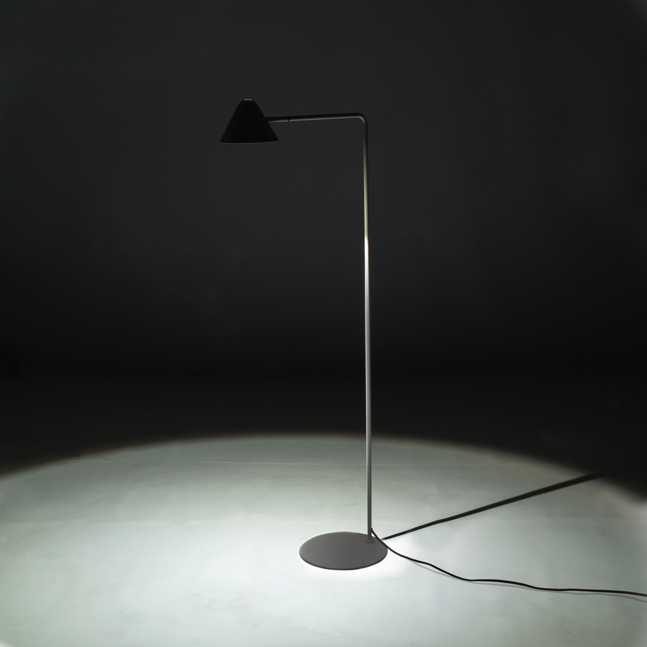 Metal lamp with "Perl" lampshade, floor, table and hanging