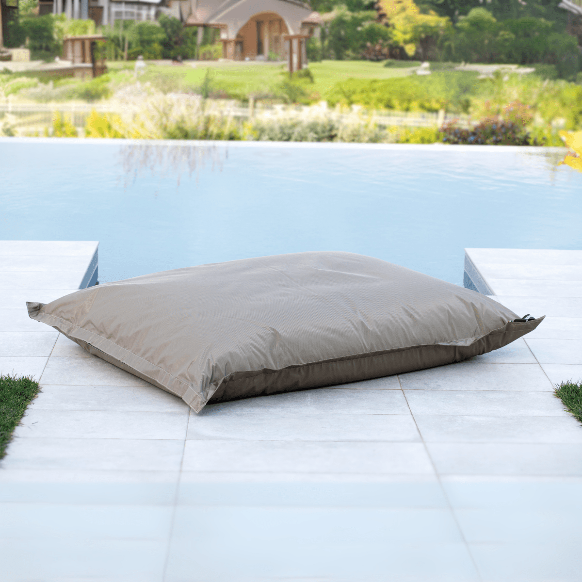 Poltrona a sacco impermeabile "Bean Bag" pouf per esterno cm 180x140 30h - MondoViro