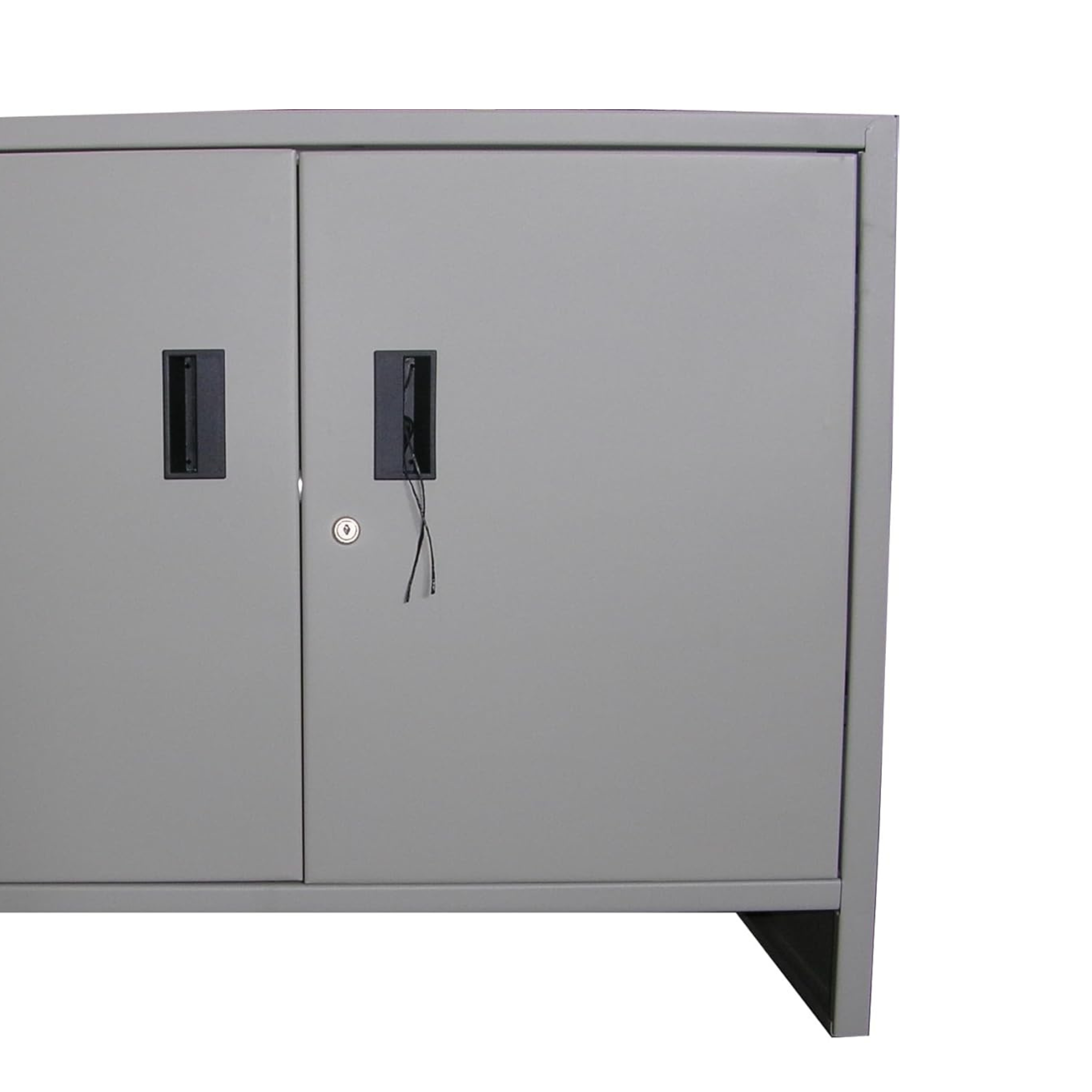 "Ferr" low 2-door office cabinet in painted metal, grey, with lock