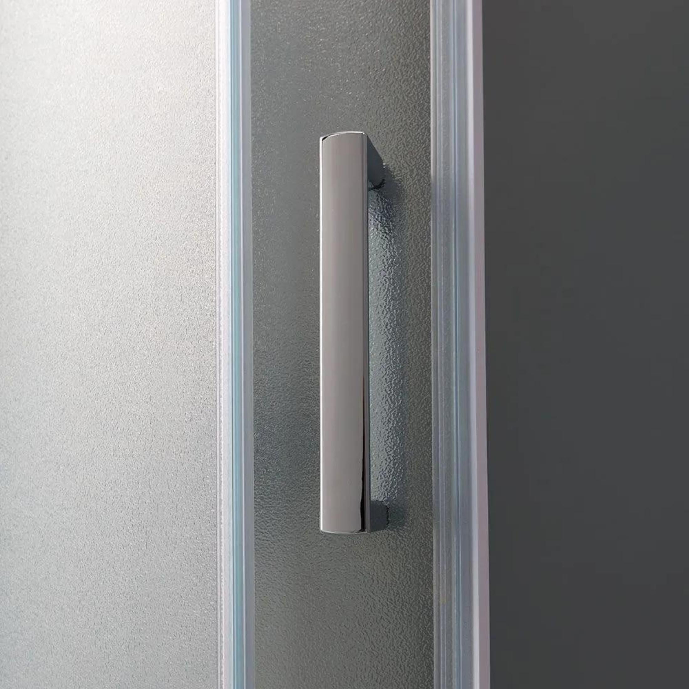 Semicircular "Genova" shower enclosure with two sliding doors in tempered glass, 185 cm high.