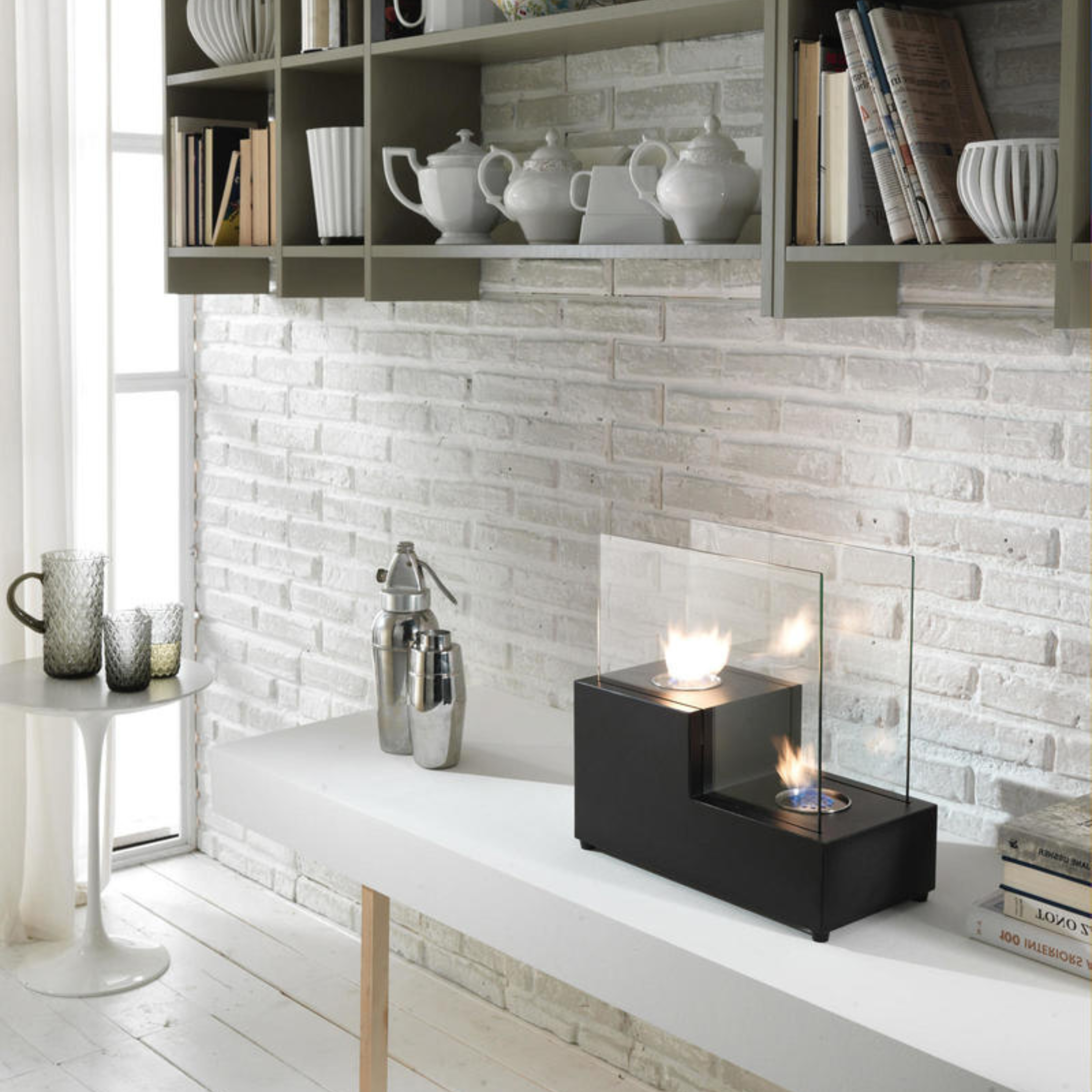 "Martina" bioethanol tabletop fireplace in tempered glass, 40x20 cm, 39 cm high.