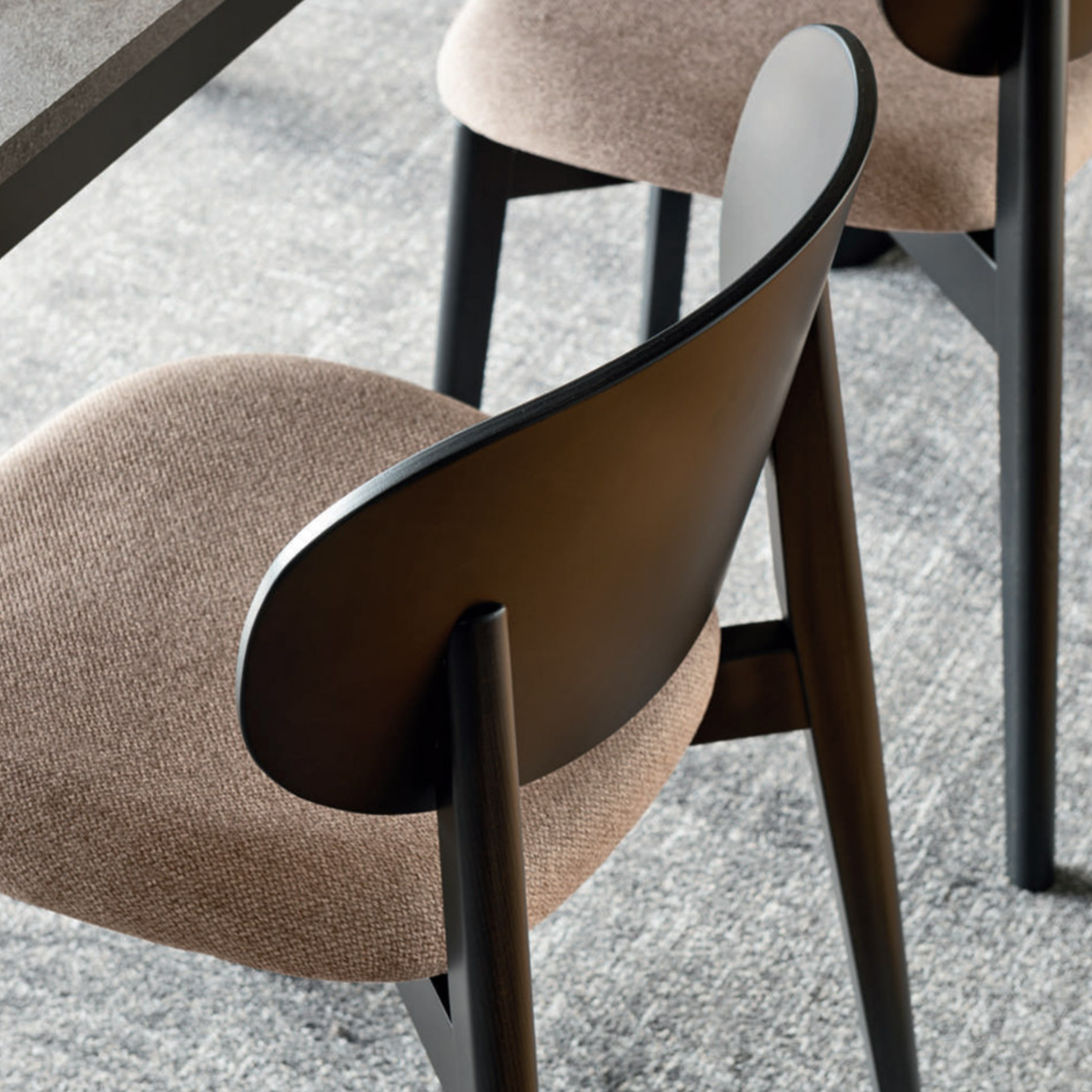 Set of modern living room chairs "Eide" in wood with padded seat cm 48x50.5 81h