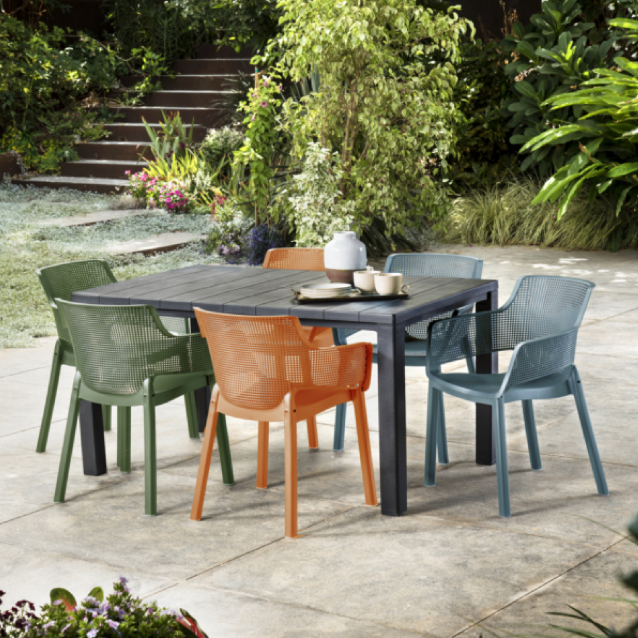 Set of 6 modern outdoor chairs "Vancouver" in resin 57.7x62.5 cm 79h