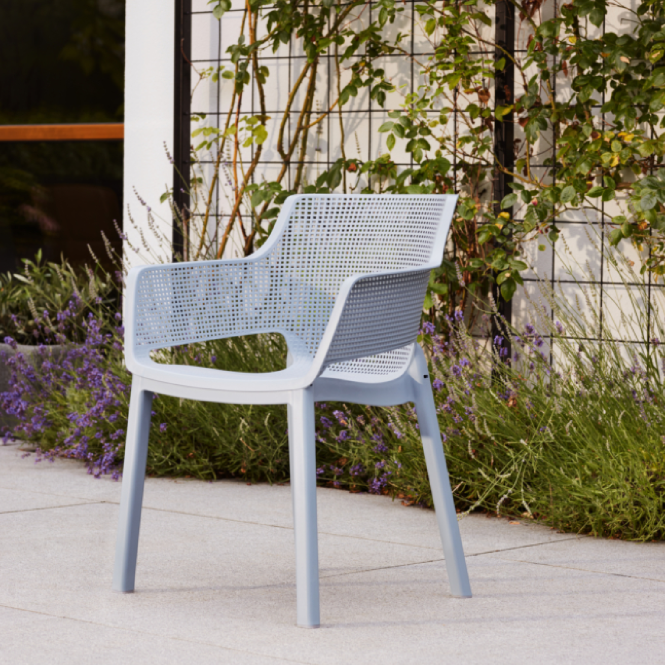 Set of 6 modern outdoor chairs "Vancouver" in resin 57.7x62.5 cm 79h