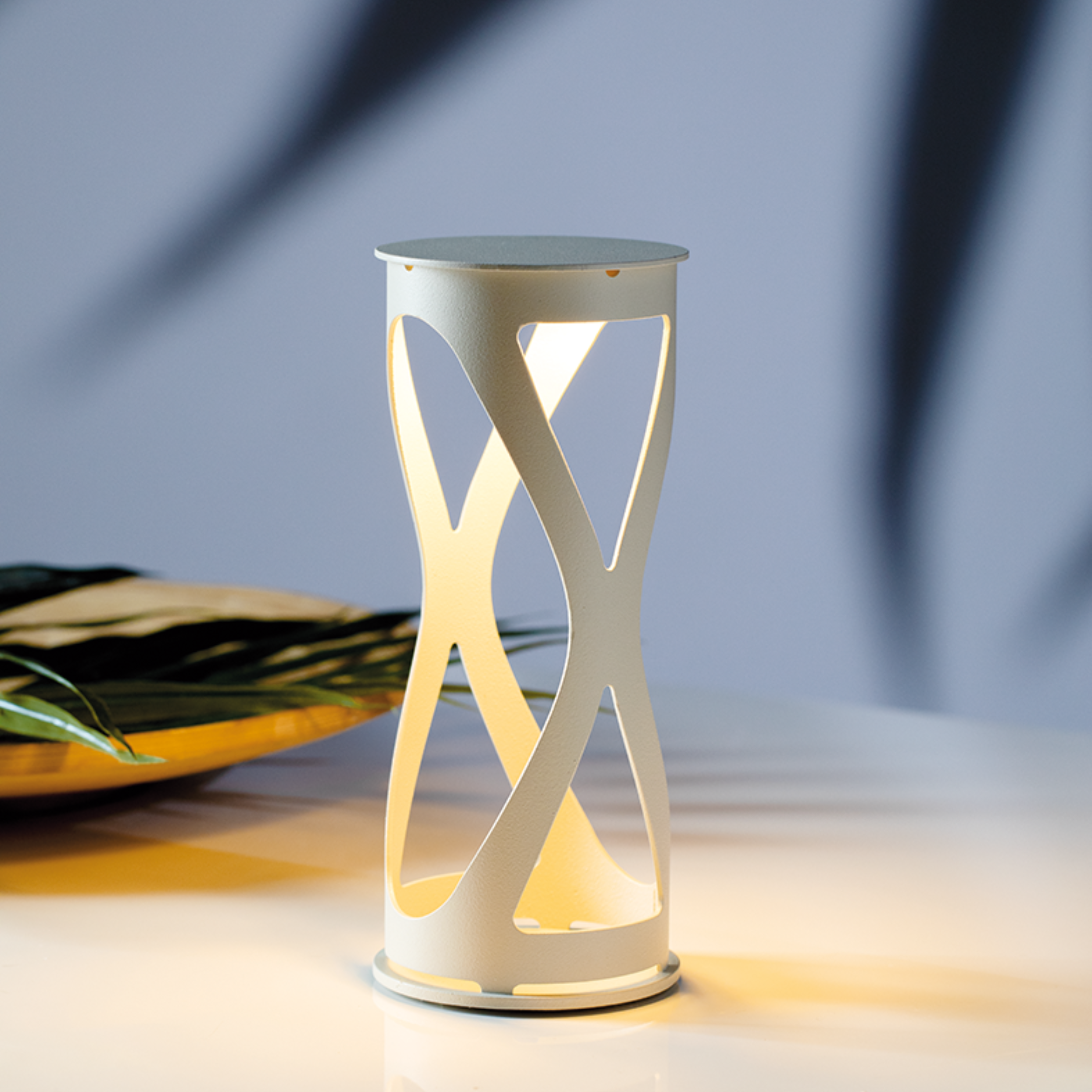 "Luna" rechargeable outdoor metal table lamp, 12x12 cm, 26 hours