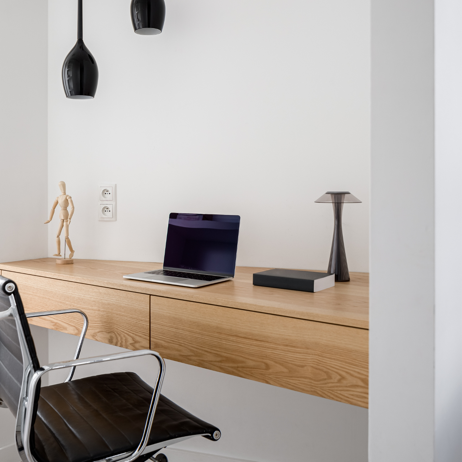 "EP 24174" swivel office chair, executive gaming chair with wheels and lift