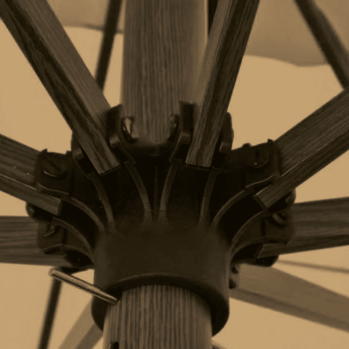 Ombrellone moderno "Corallo Glamour" con palo centrale effetto rovere - MondoViro