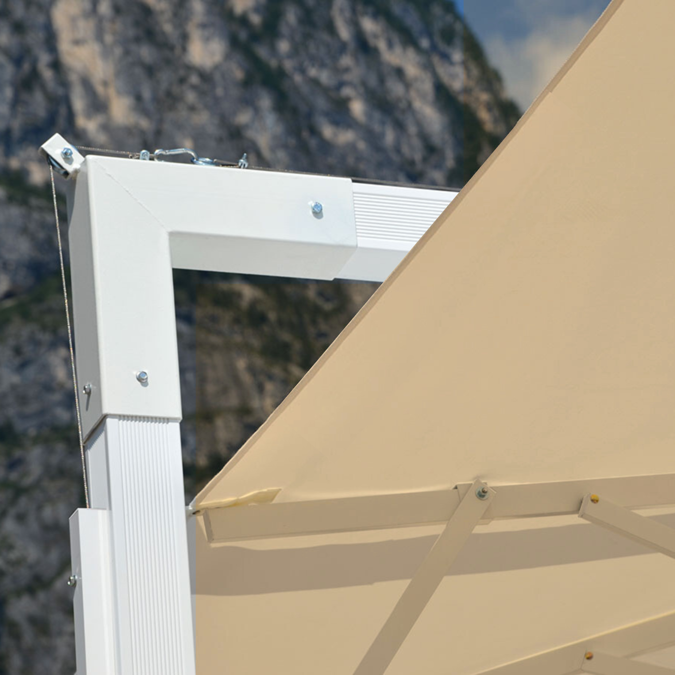 Modern "Deluxe Classic" fixed umbrella with rotating side pole