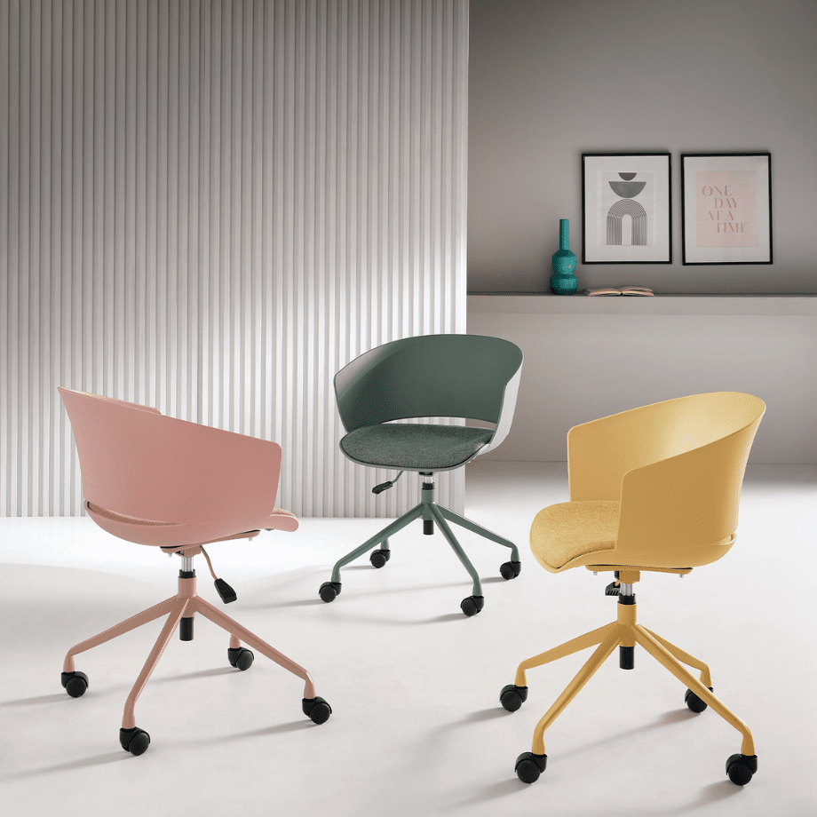 Sedia girevole "Elite" con seduta in polipropilene ed imbottitura in tessuto cm 60x53 80/86h - MondoViro