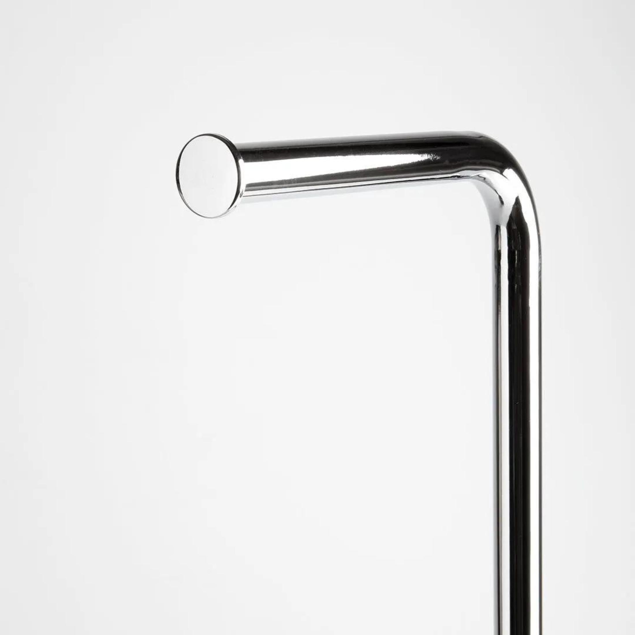 "Tobias" freestanding toilet roll holder with brush holder in chromed metal and oval base