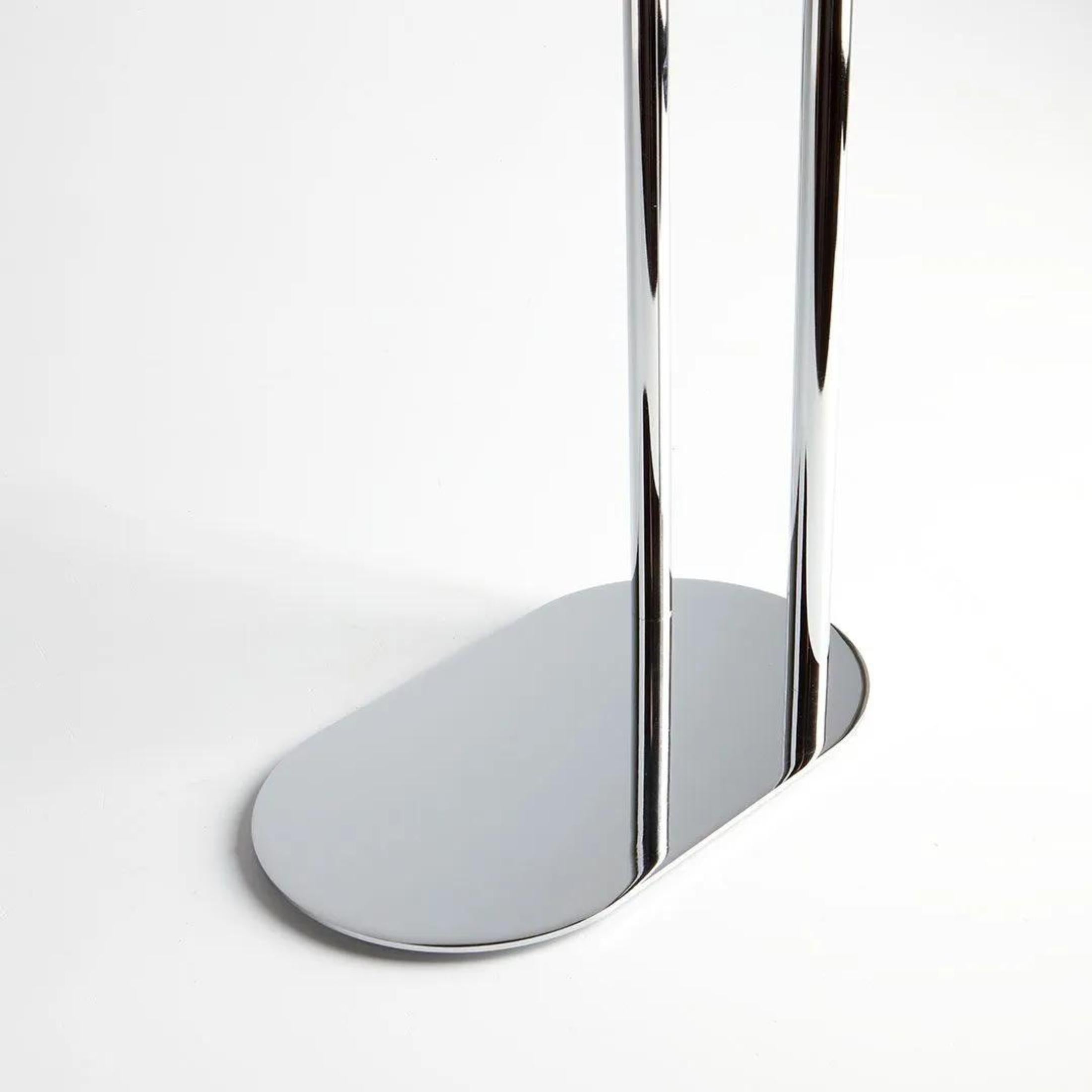 "Hans" chrome-plated metal towel stand with oval base for 2 towels