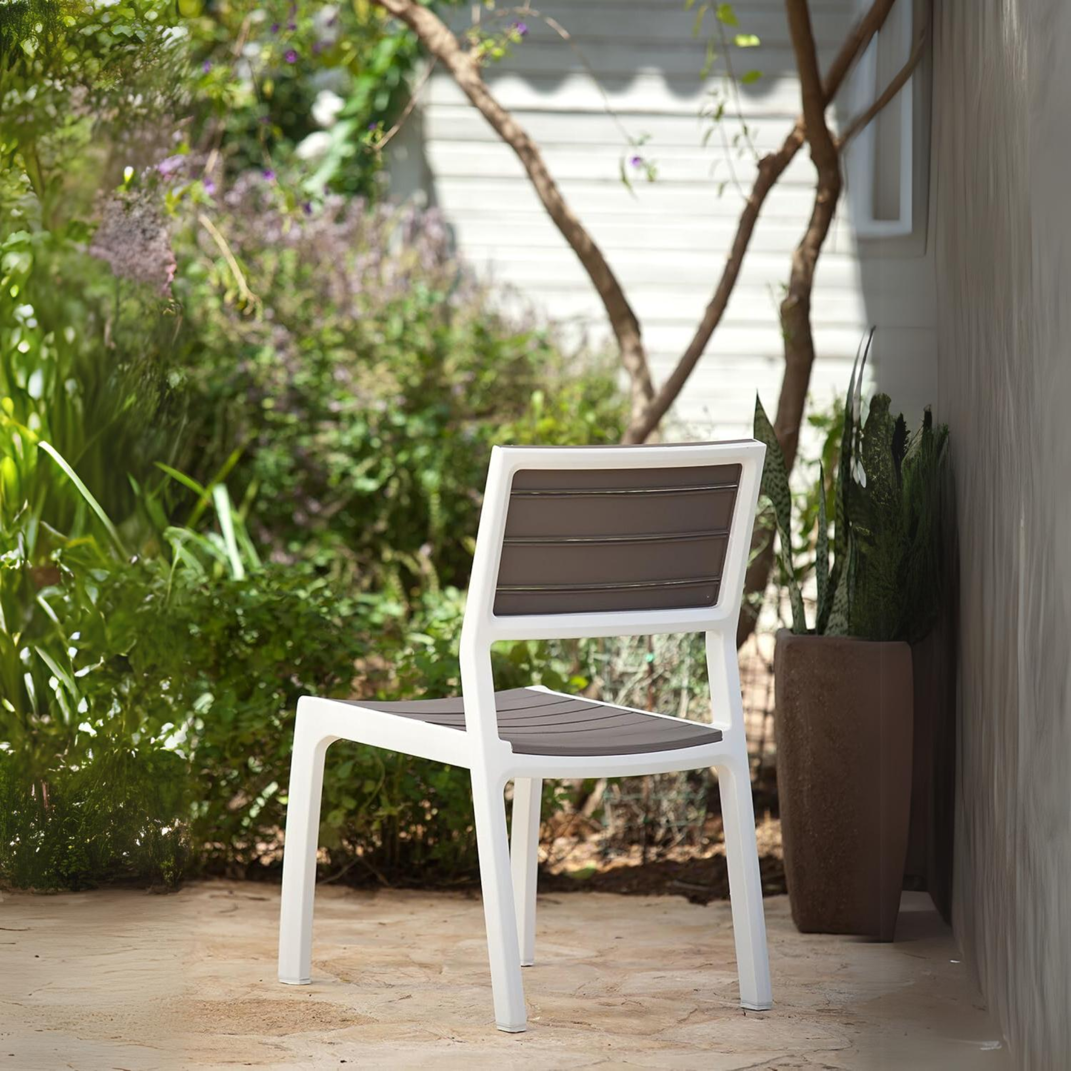 Set of "Harmony" resin chairs with wood effect for the garden, 54x58 cm, 86 cm high.
