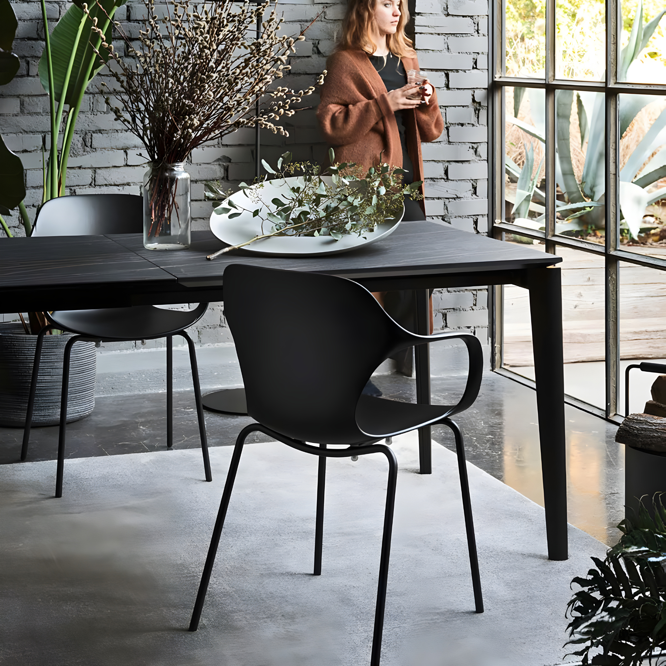 Set di sedie moderne "Ops" in metallo verniciato e polipropilene riciclato