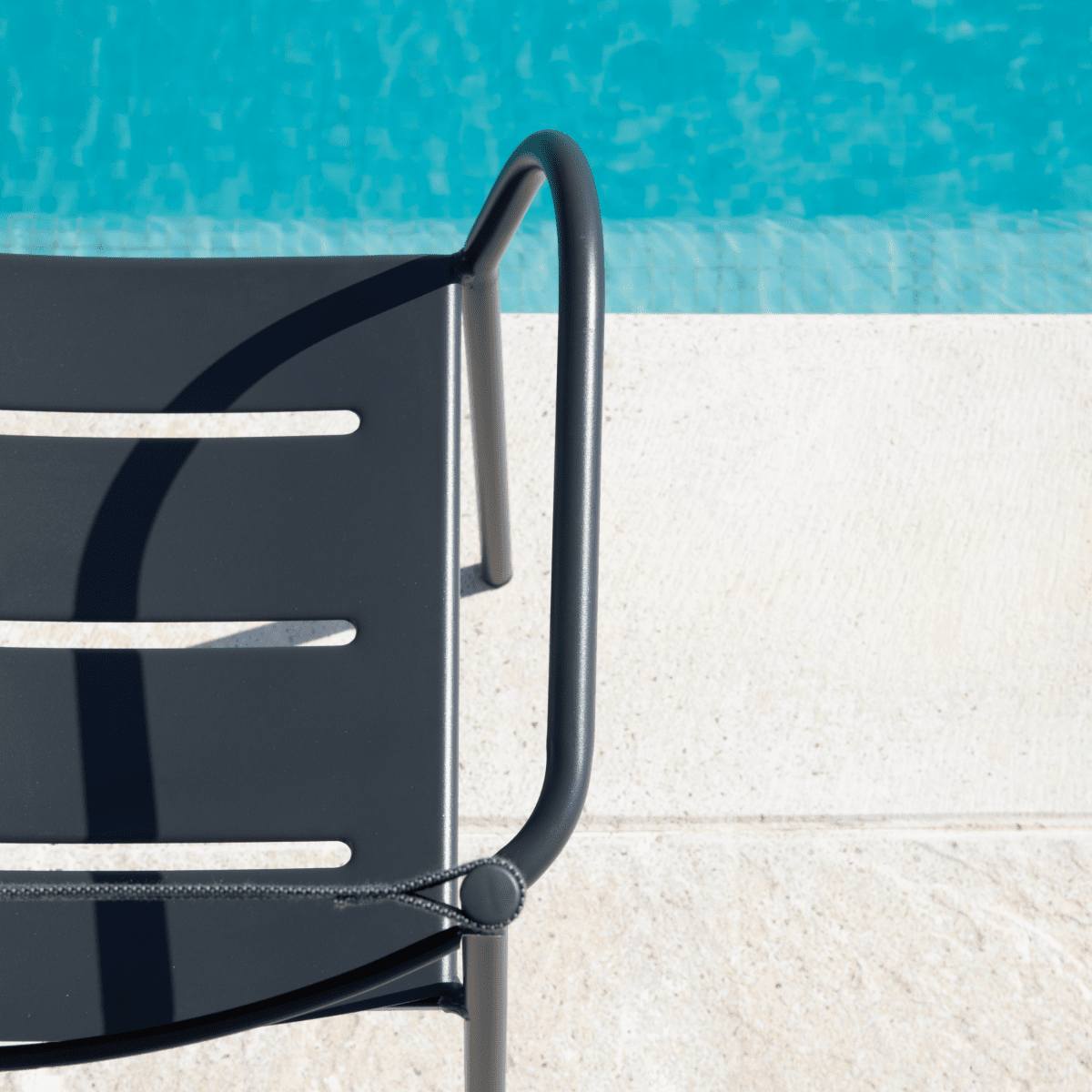 Set di sedie in metallo e schienale in telo "Vera" da giardino impilabili cm 56x50 86h - MondoViro