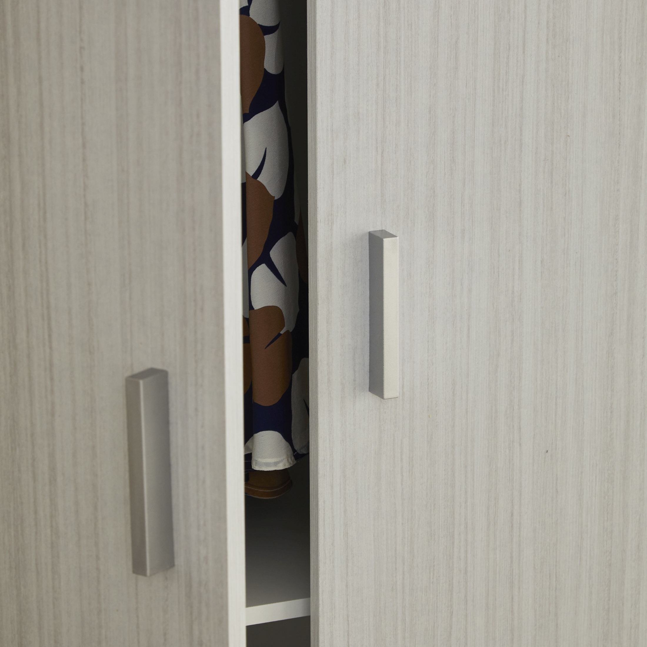 Modern wooden wardrobe "Bozza" with 2 doors and 2 drawers, 77x52 cm, 182 cm high.