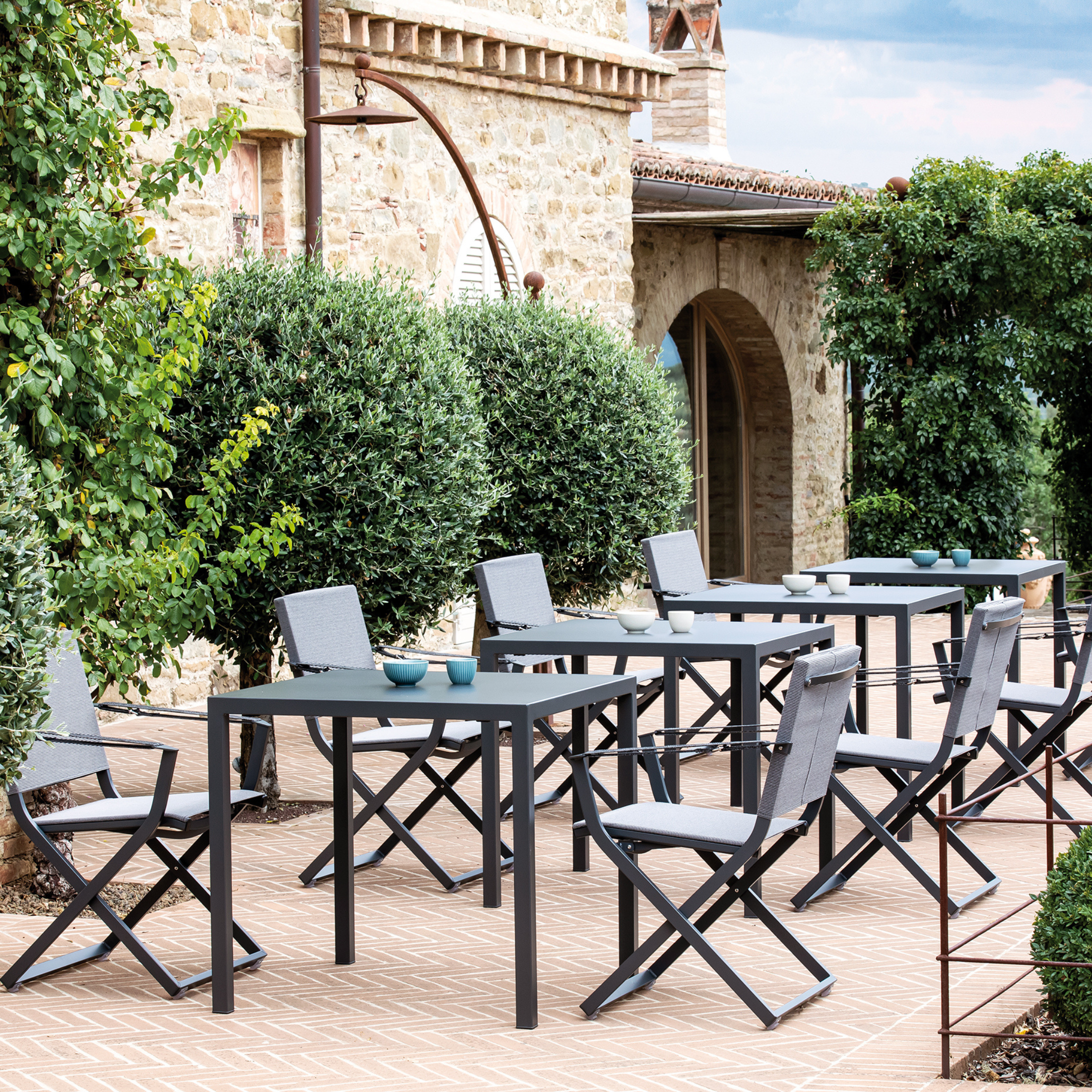 Set of "Fellini" folding garden chairs with fabric backrest and seat