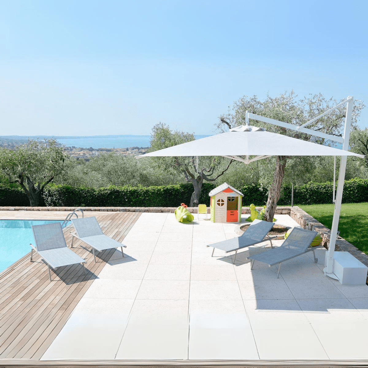 Ombrellone moderno da giardino "Pratique Classic" con braccio retrattile - MondoViro