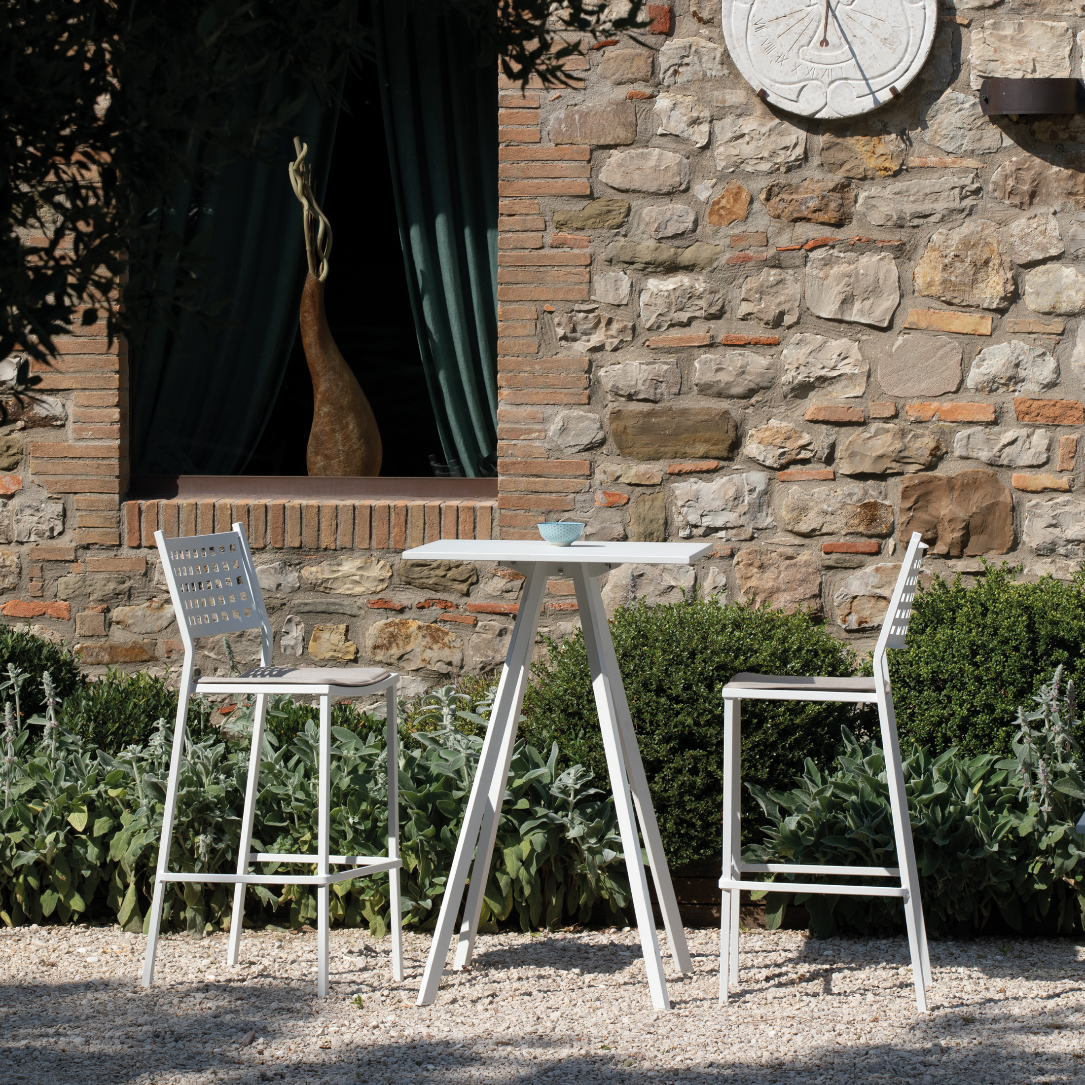 "Alice" modern stackable metal garden stool, 44x51 cm, 107 cm high