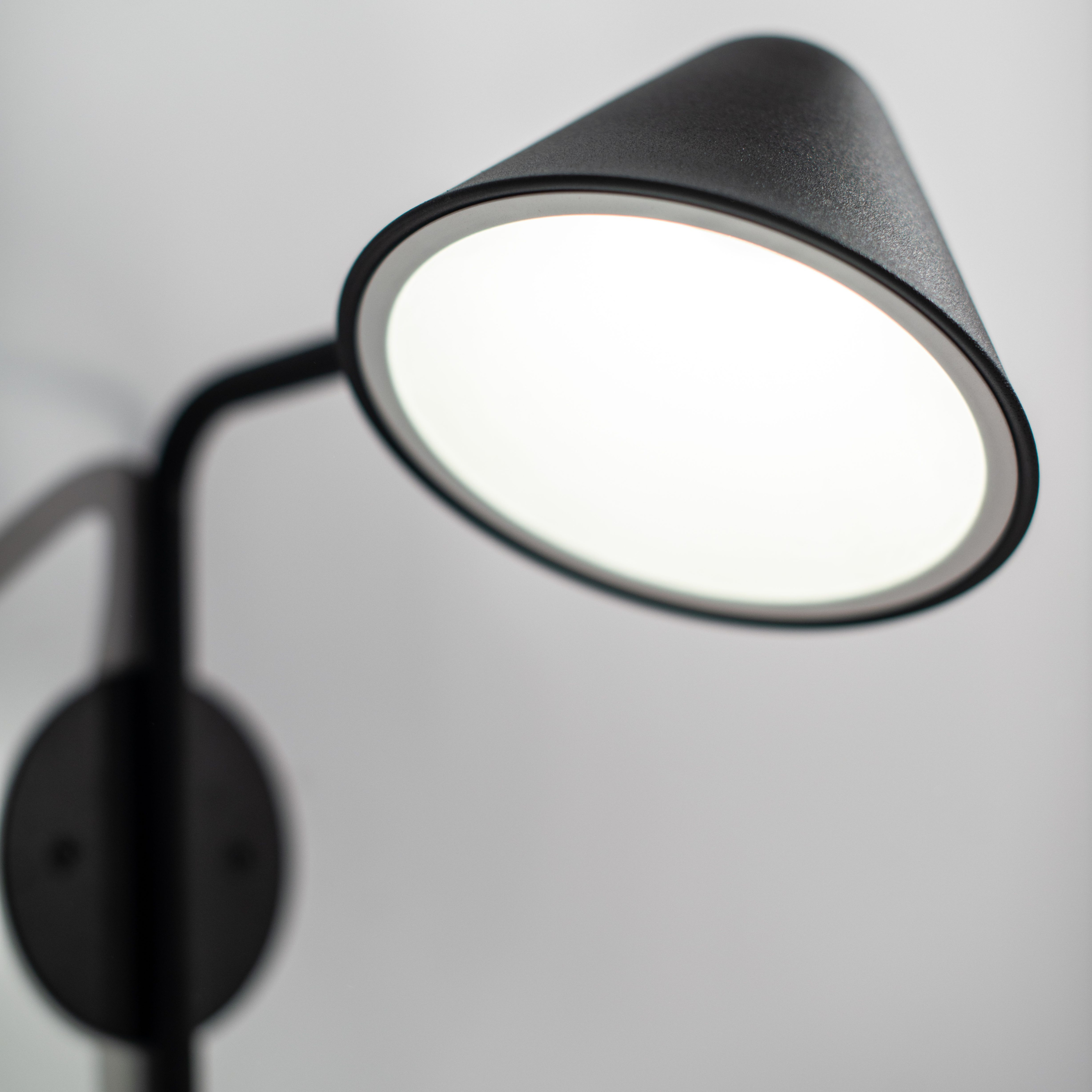 Metal lamp with "Perl" lampshade, floor, table and hanging