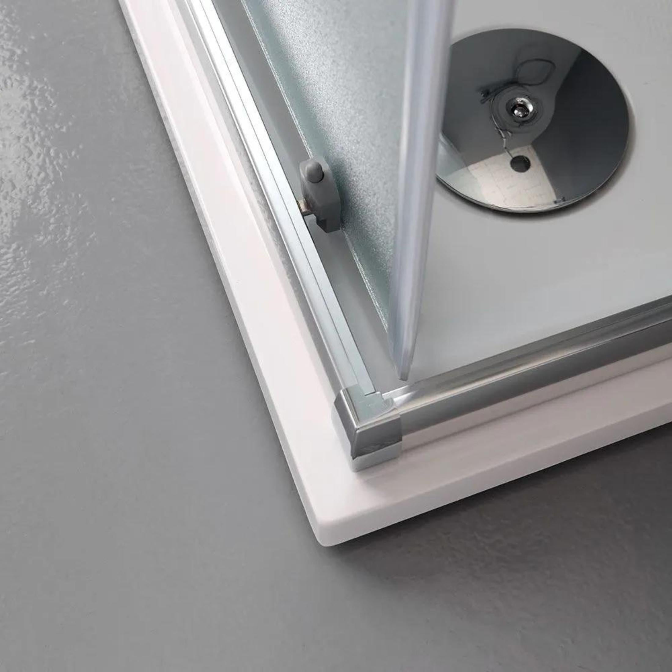 "Genova Two" square shower enclosure with sliding doors in opaque tempered glass, 185 cm high