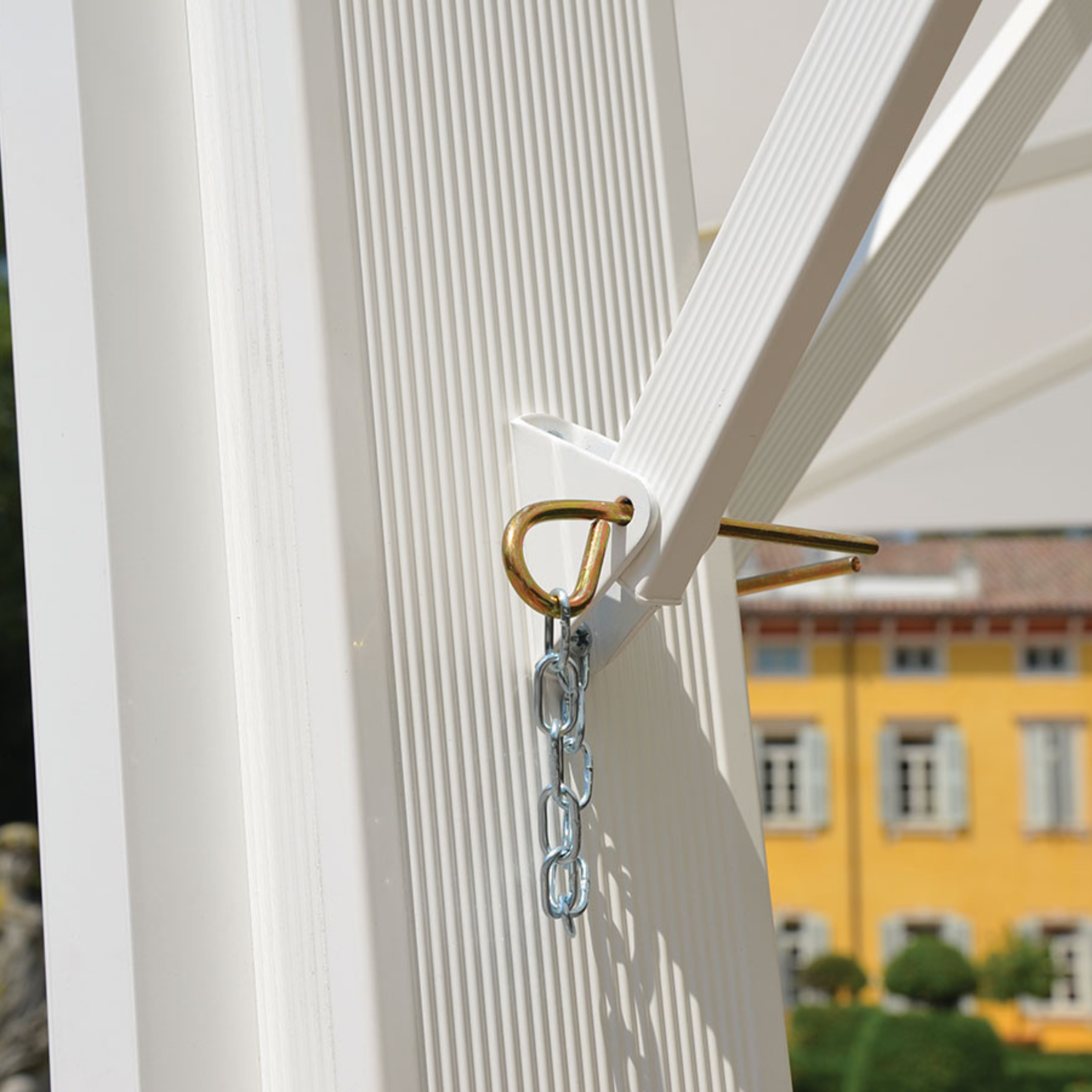 Modern "Deluxe Classic" fixed umbrella with rotating side pole