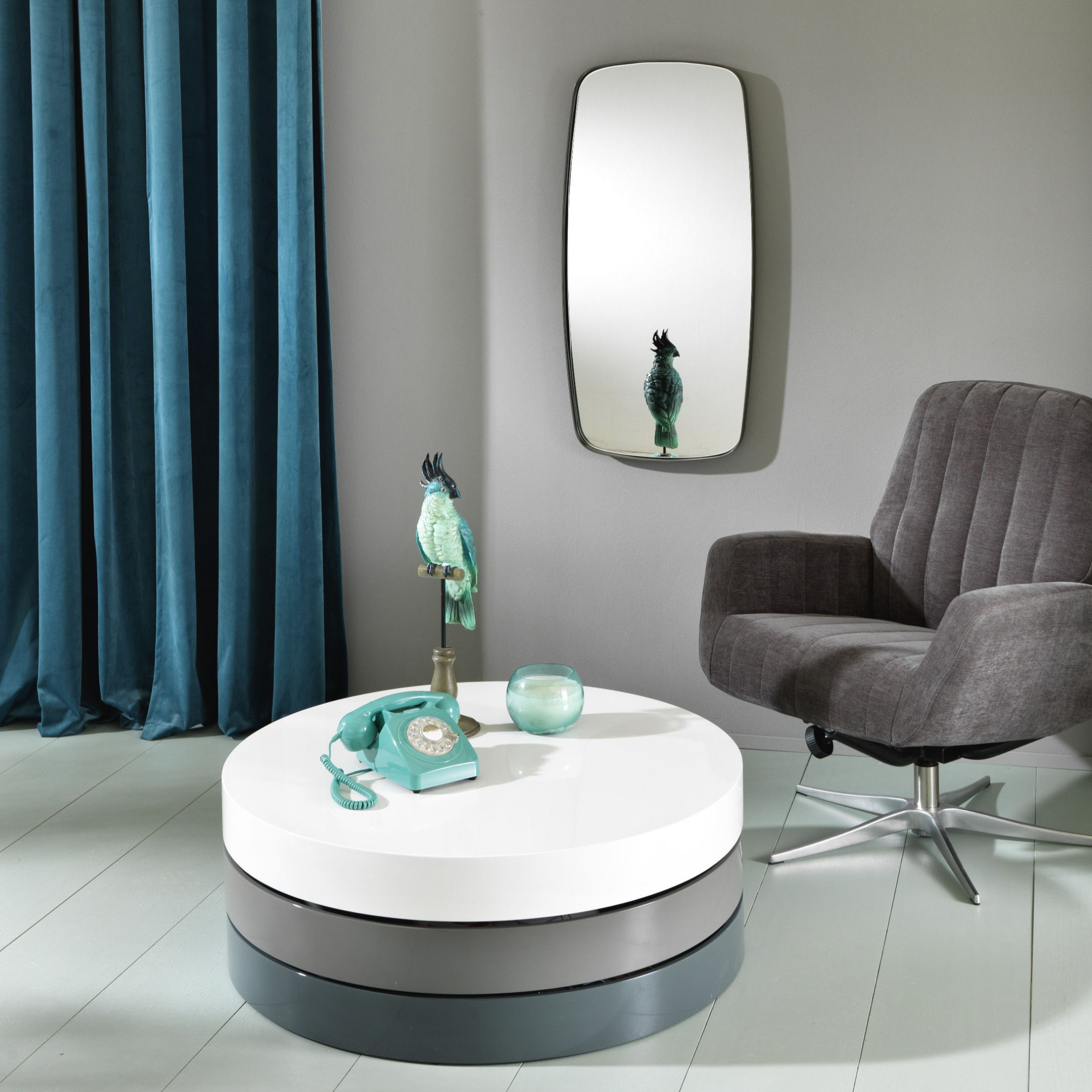 "Drop1" low container table in lacquered MDF, 90x90 cm, 32h