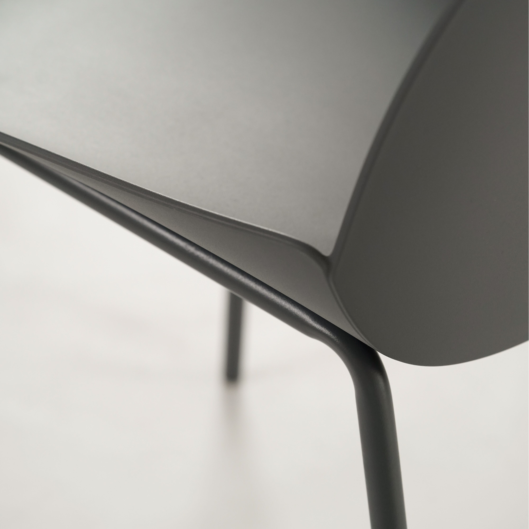 Set of modern "Azzurra" polypropylene chairs with painted metal frame for the living room