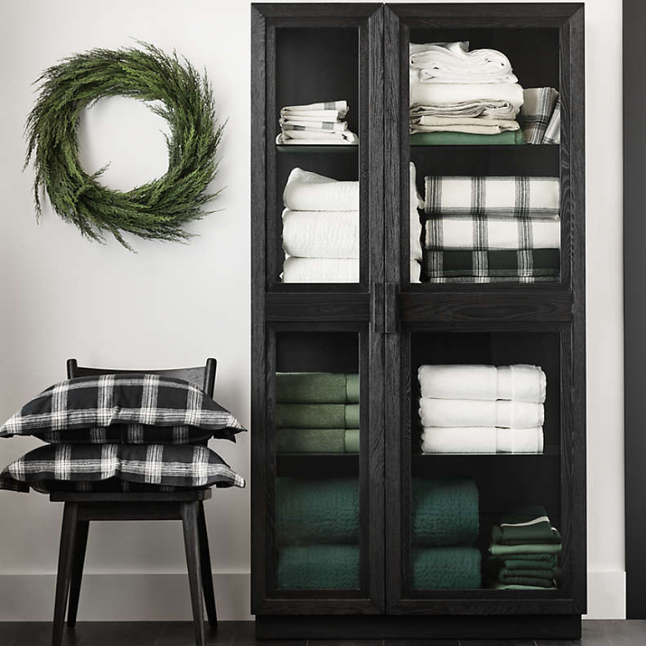 "Kleo" Cypress Christmas Wreath in PE with Real Touch effect, Ø 60 cm