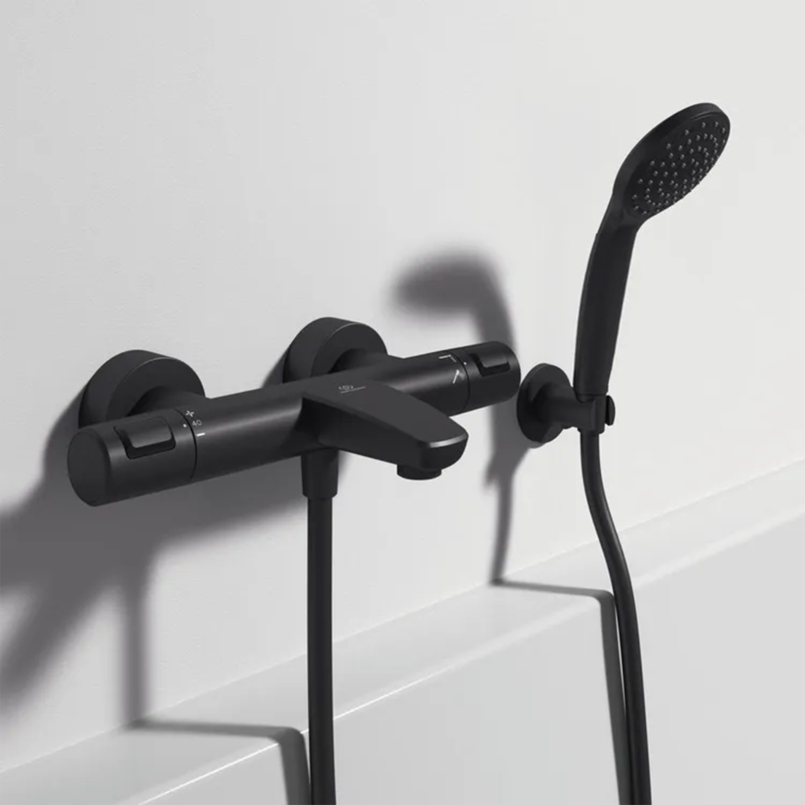 "Easy04" single jet shower head in matt black ABS 8x7.3 cm 19.2h